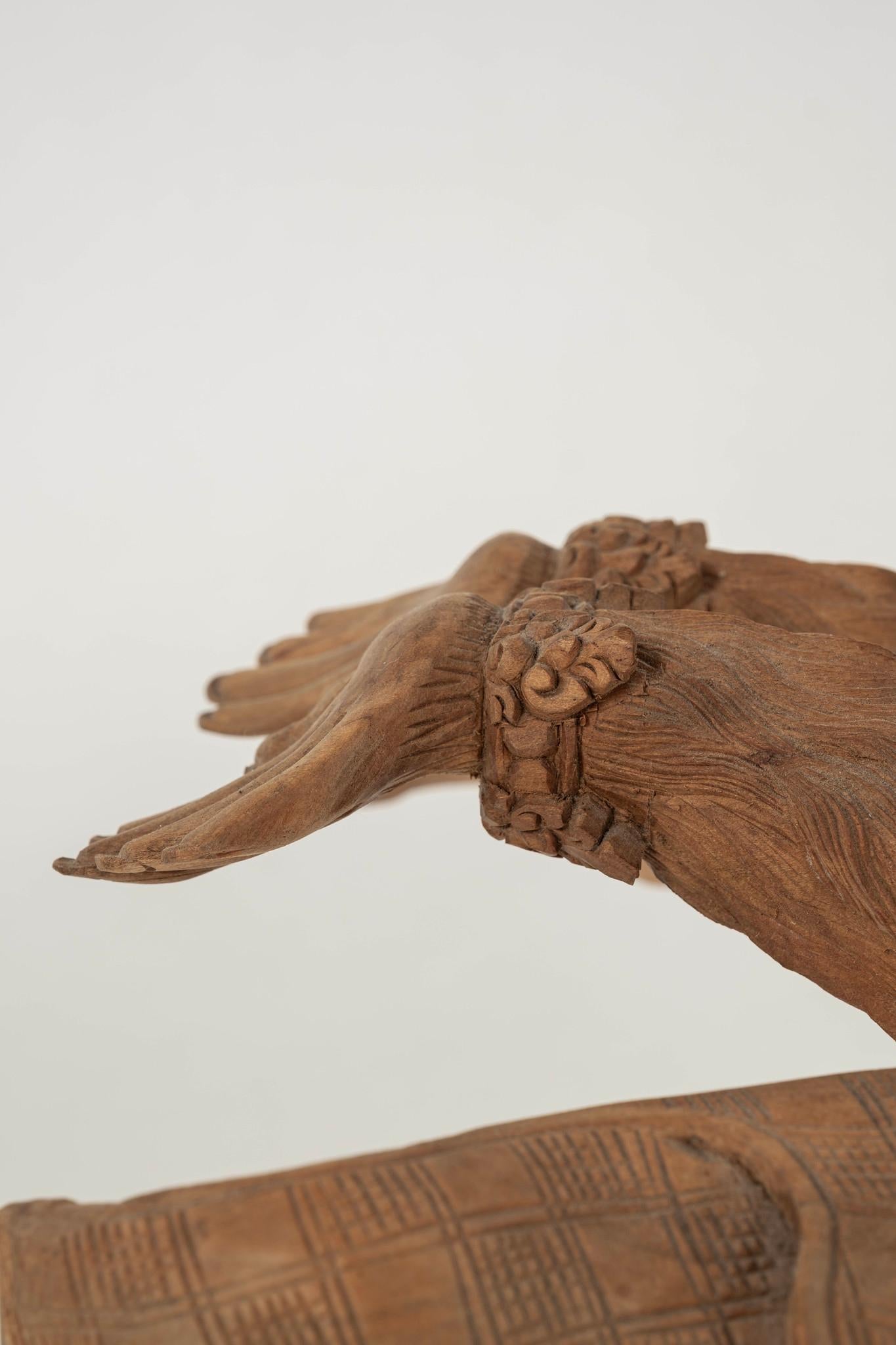 Sculpture balinaise Hanuman, singe volant, sculptée à la main Bon état - En vente à Houston, TX