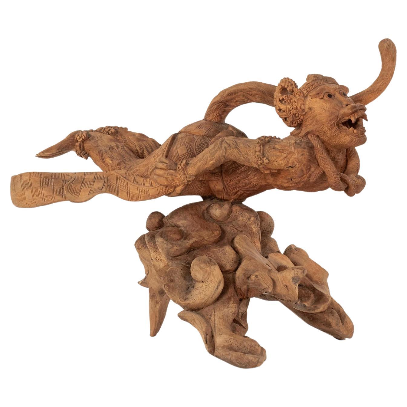 Sculpture balinaise Hanuman, singe volant, sculptée à la main en vente