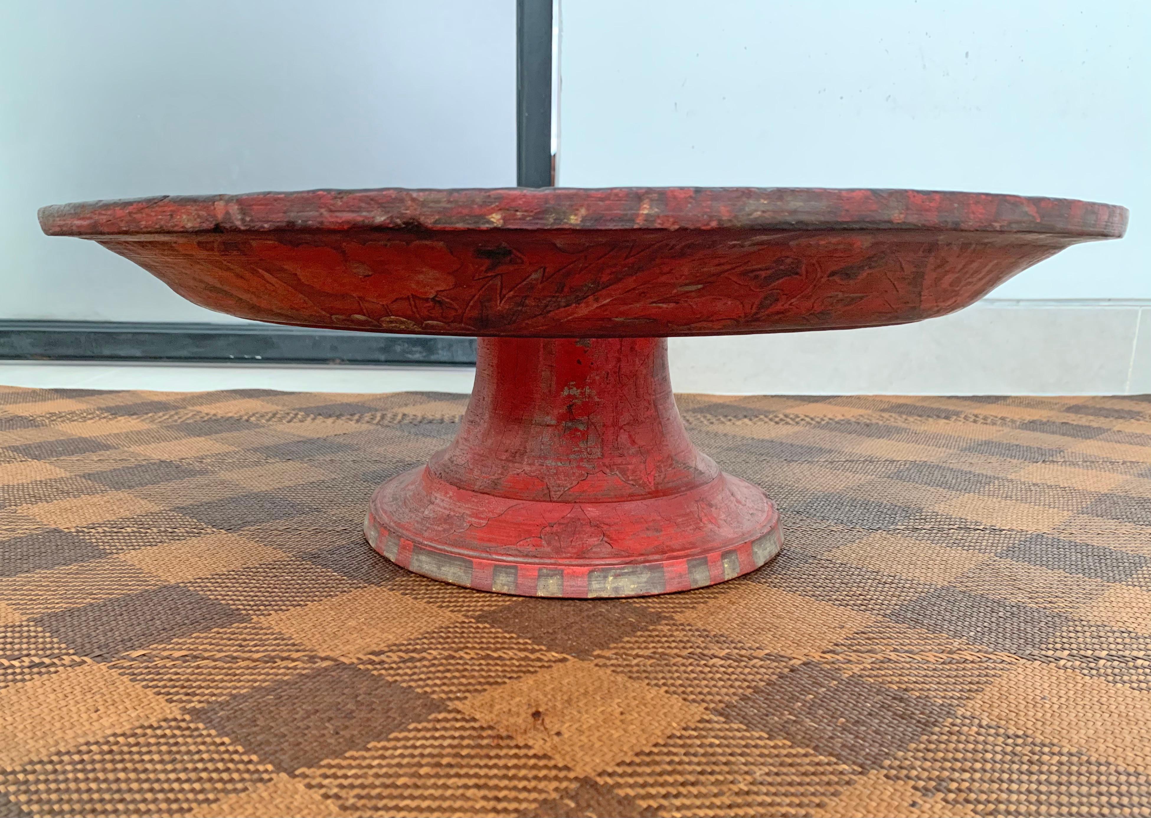 Balinese Temple Offering Tray / Bowl 'Dulang' Floral Motifs & Red Polychrome For Sale 2