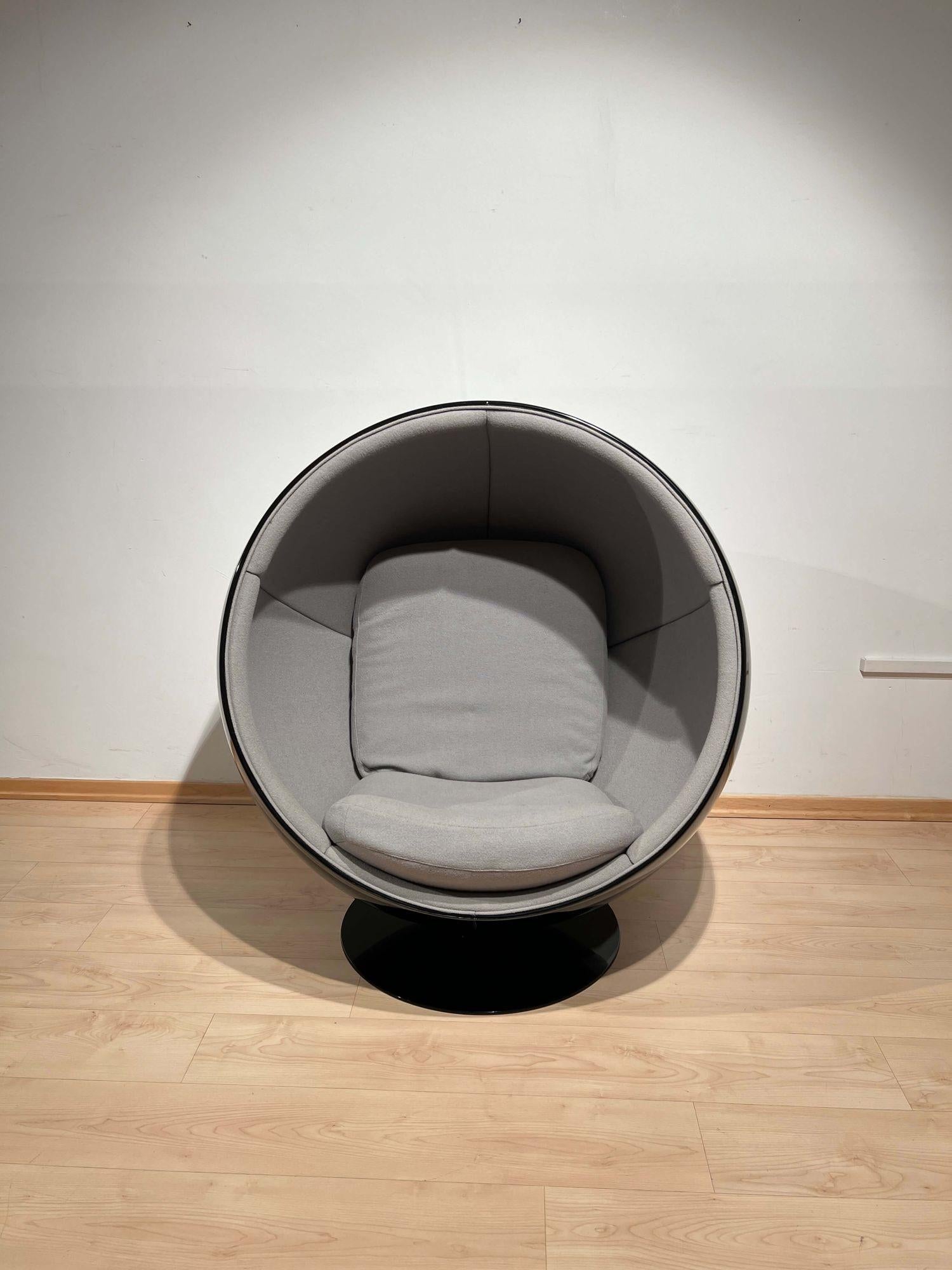 Ball Chair by Eero Aarnio and Adelta, Black and Grey Finland, 1980s 7
