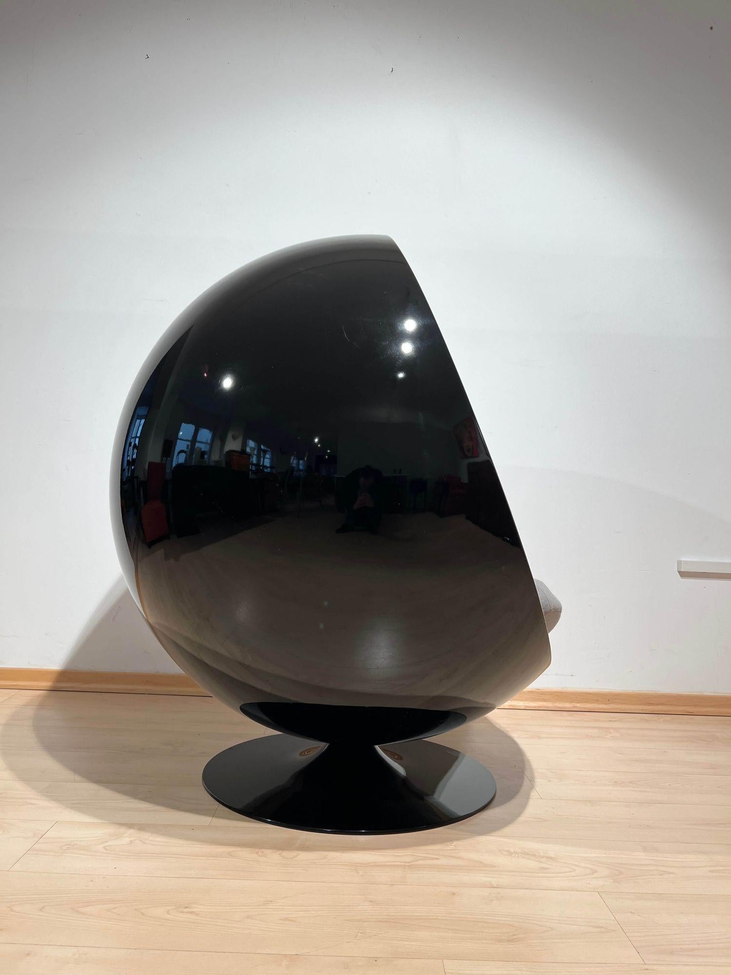 Cast Ball Chair by Eero Aarnio and Adelta, Black and Grey Finland, 1980s