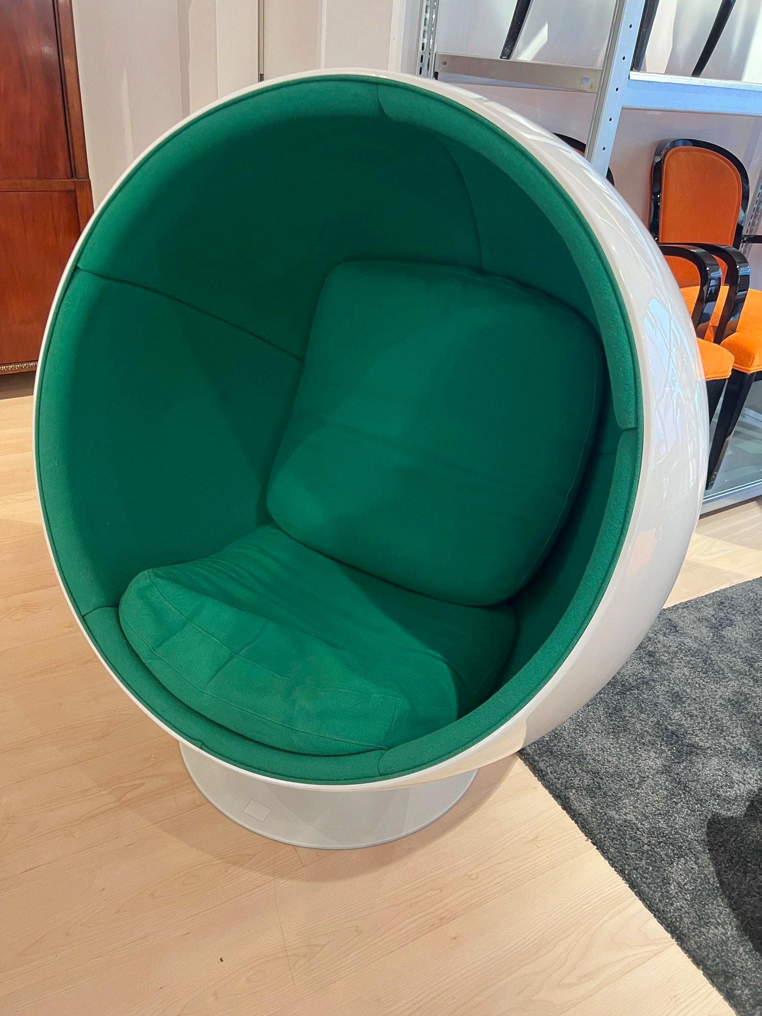 bubble chairs 90s