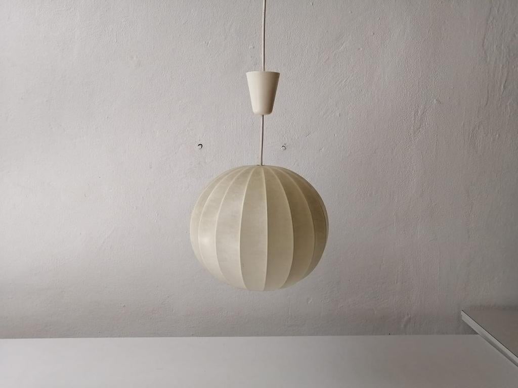 Ball Cocoon Pendant Lamp in the Style of Achille Castiglioni, 1960s, Italy In Good Condition In Hagenbach, DE