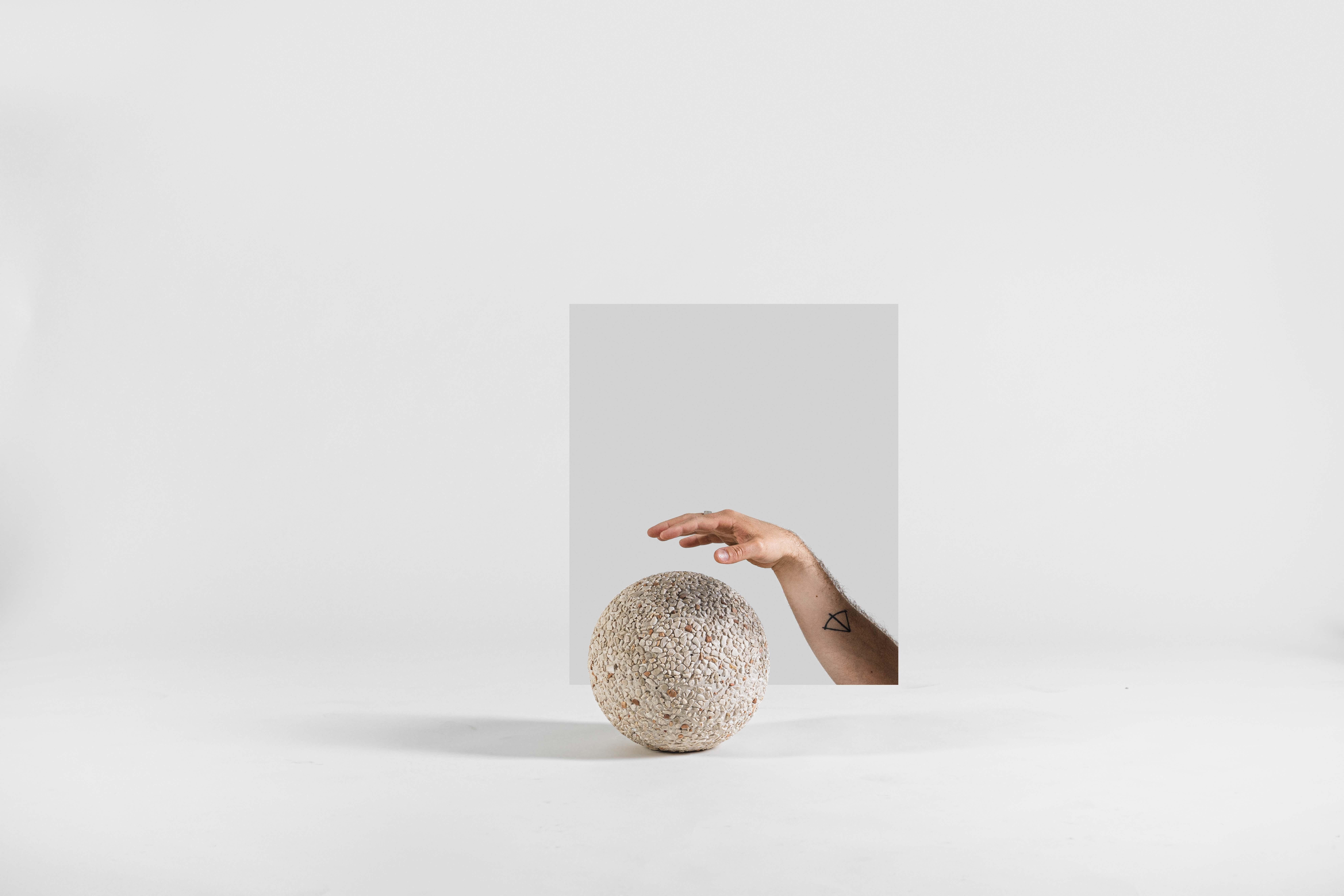 Calcestruzzo Scultura da terra Ball di Vaust in vendita
