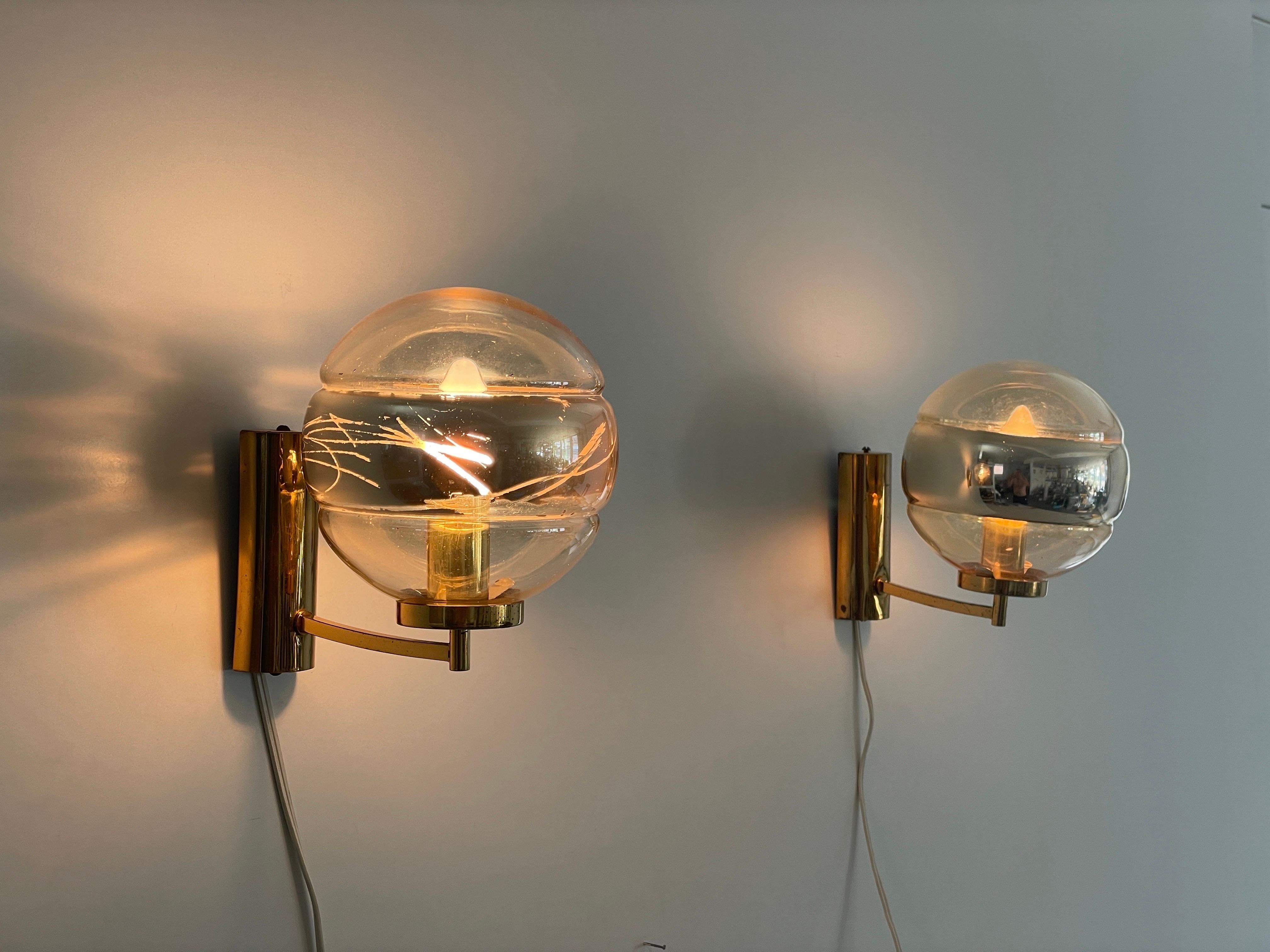 Ball Glass and Brass Body Pair of Sconces by Peill und Putzler, 1960s, Germany For Sale 8