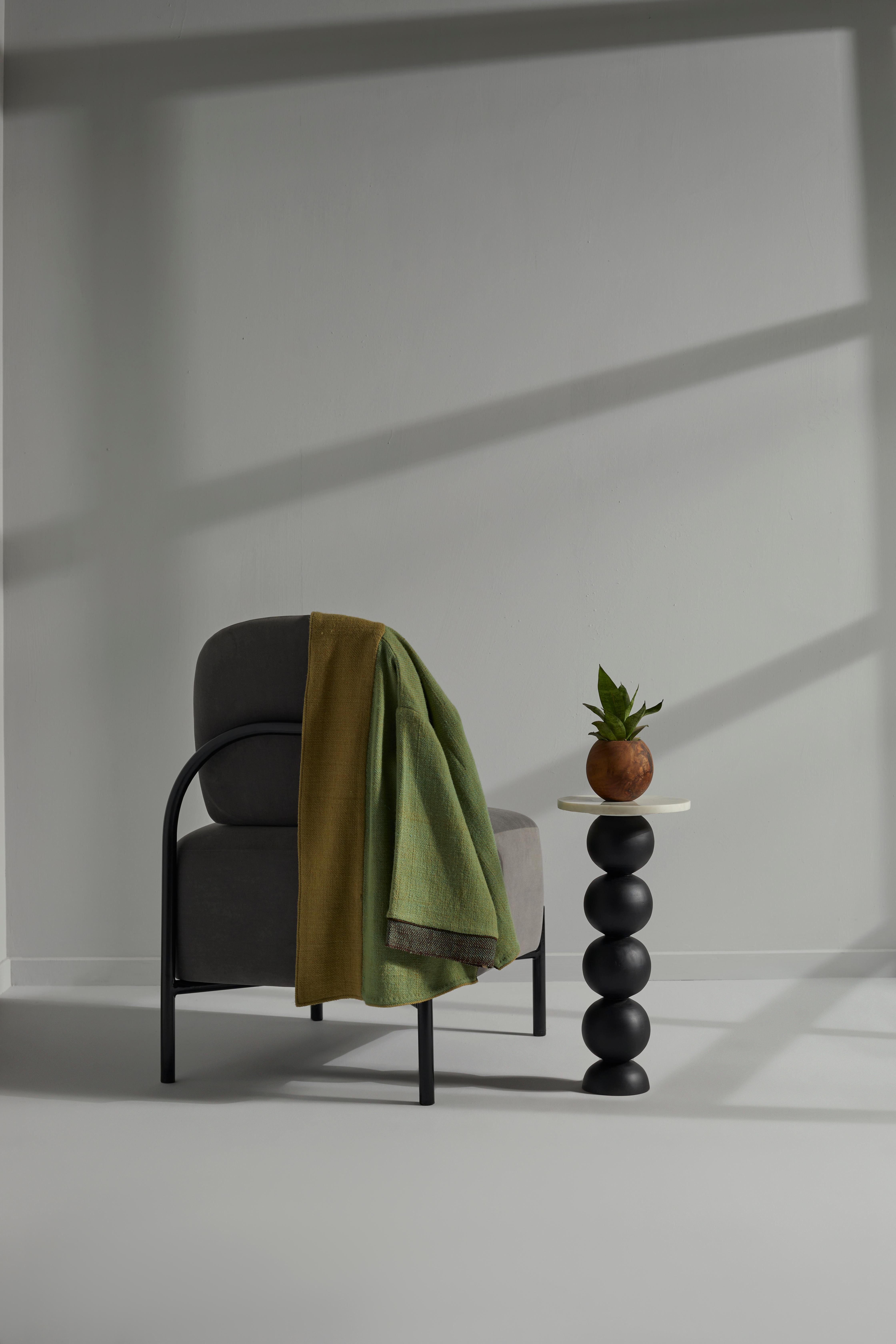 Objectry Ball Pack Table – Matte Black Marble & Wood, Handcrafted in India For Sale 2