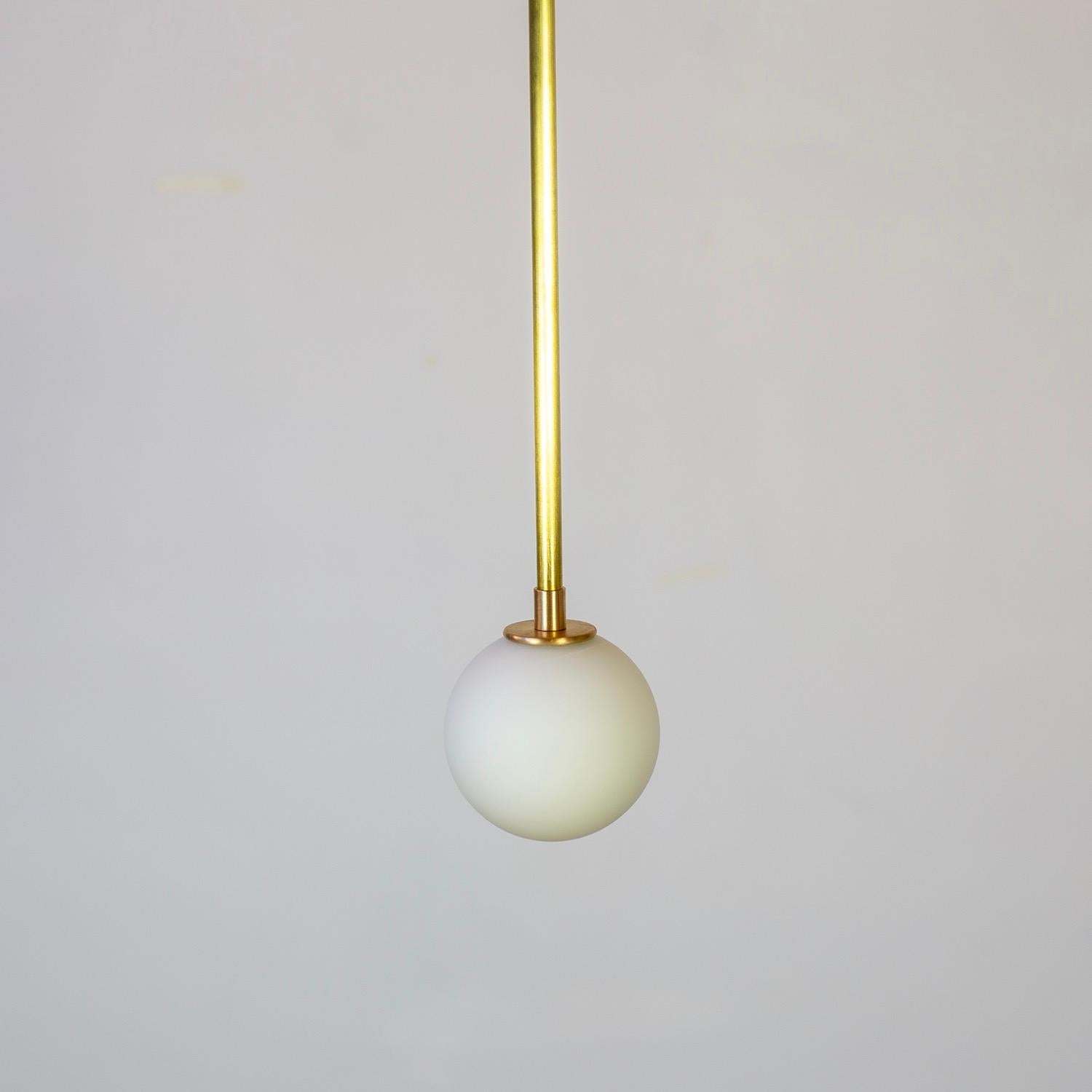 Suspension boule de recherche, laiton, globe en verre de 3 pouces, fabriqué sur commande Neuf - En vente à Brooklyn, NY