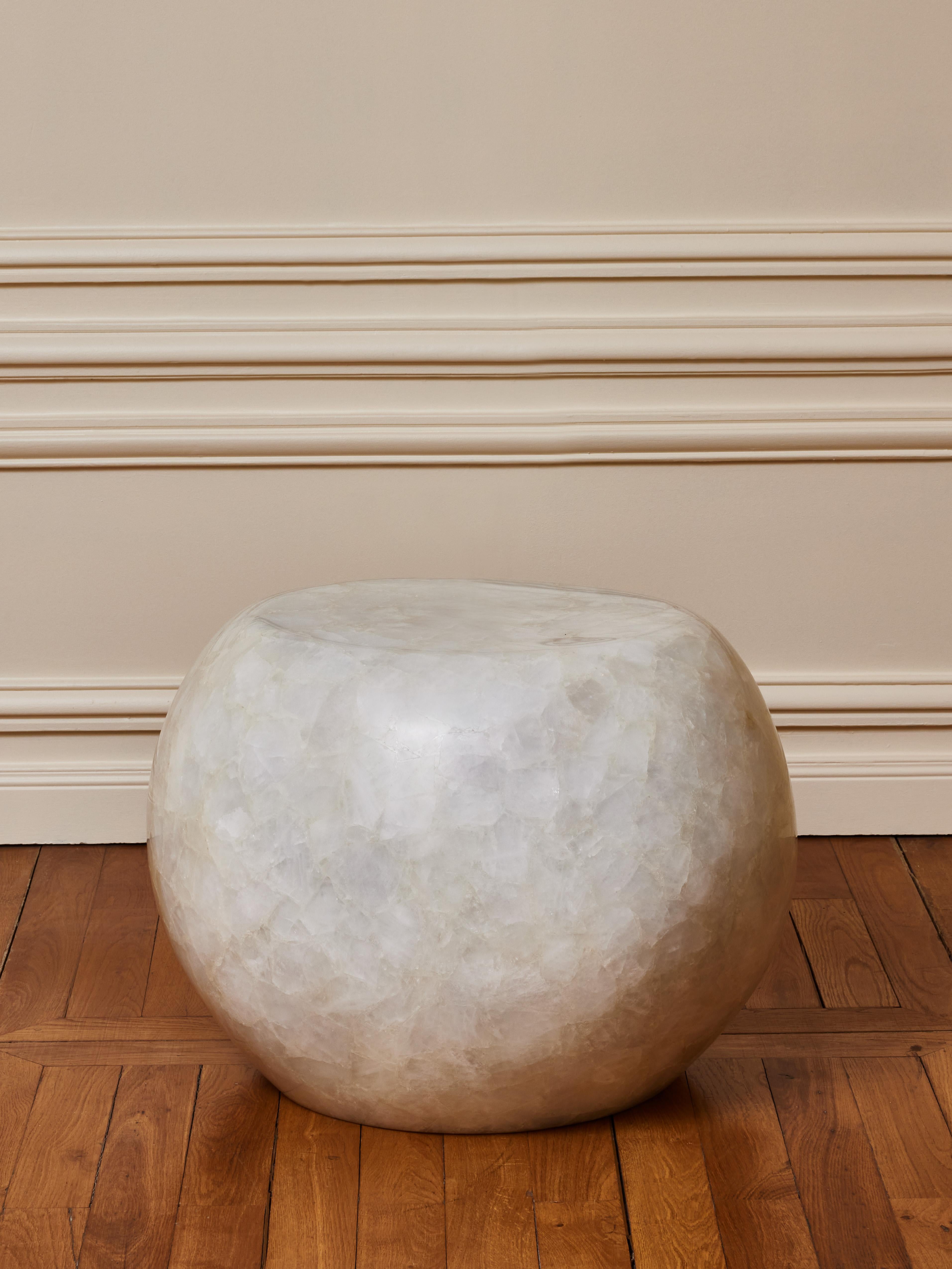 Superb pedestal in sculpted rock crystal.
Creation by Studio Glustin.
France, 2023.
