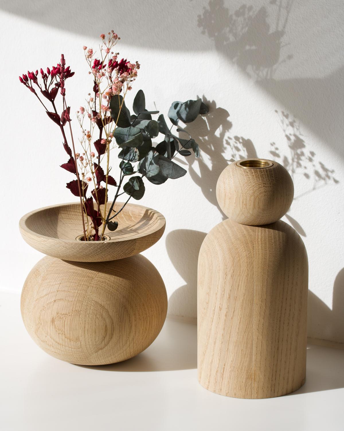 Ball Shape Oak Vase by Applicata
Dimensions: D 10 x W 10 x H 19 cm
Materials: Oak.

Available in Ball, Cone, and Bowl shape.
Available in oak, smoked oak, and black stained oak.

The Shape vase collection is a series of sensuous objects with