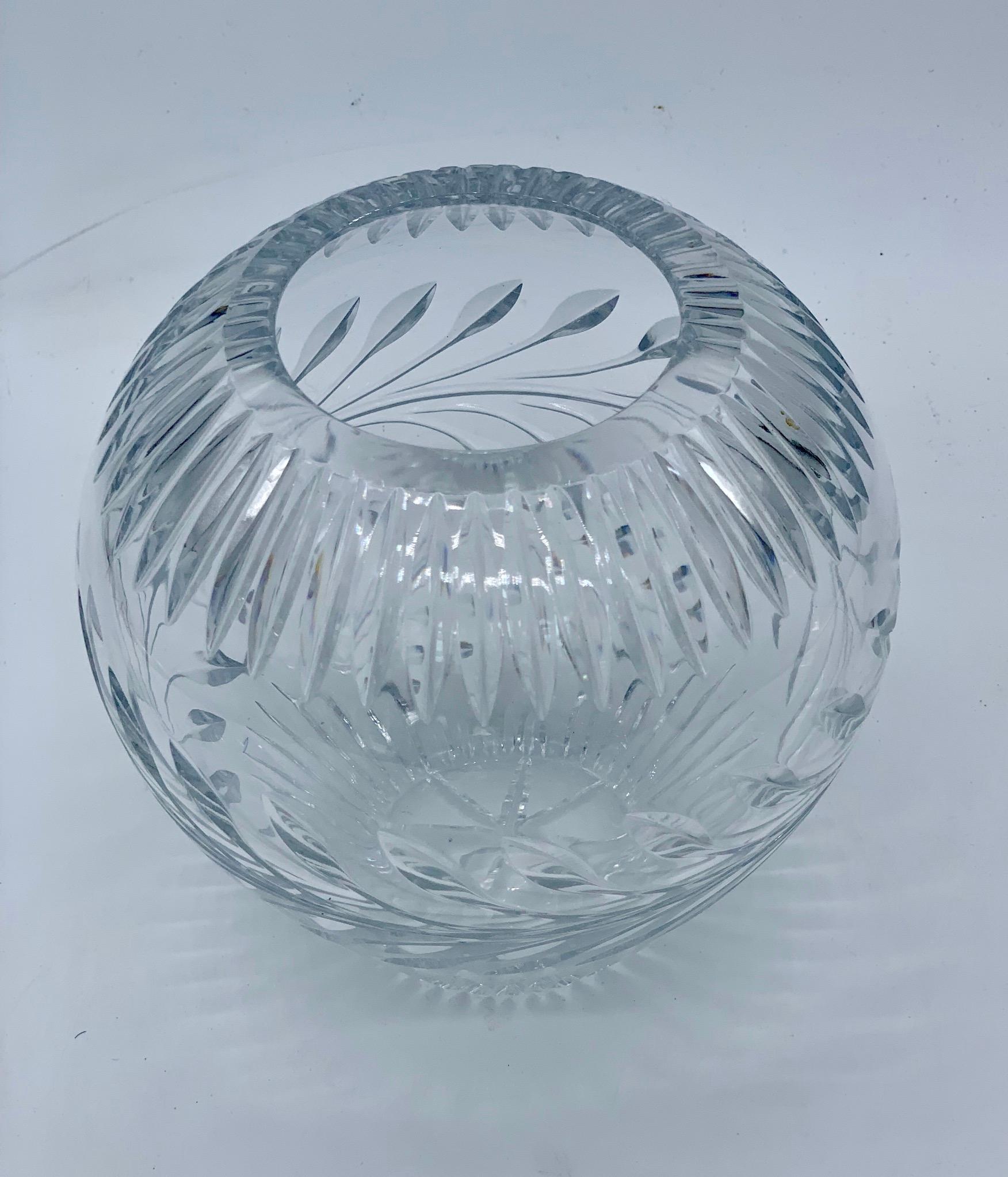 round crystal vase
