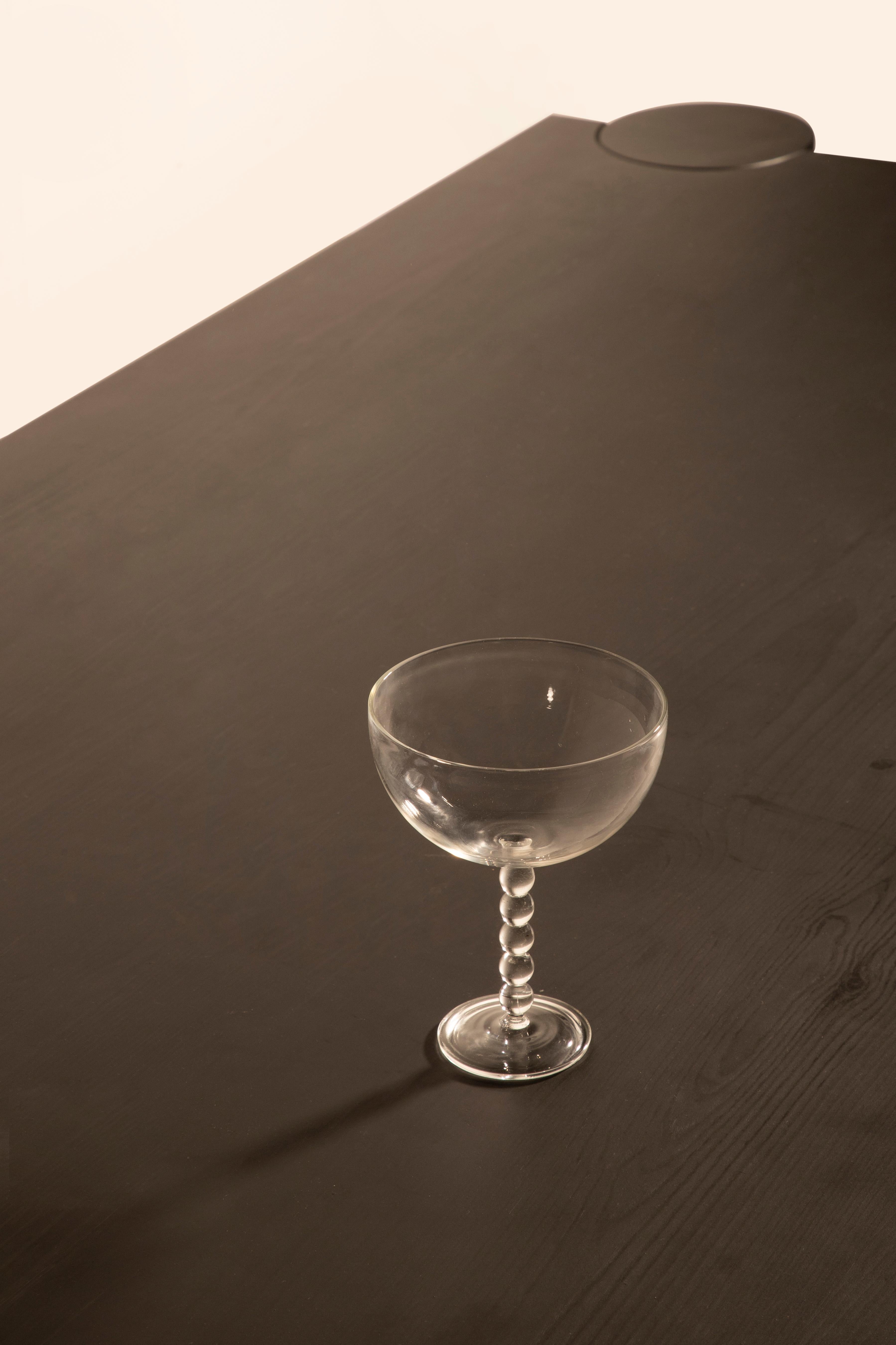 Set of 2 Objectry Ball Wine Goblets – Transparent Glass, 3″ × 8″, Hand‑Blown For Sale 6
