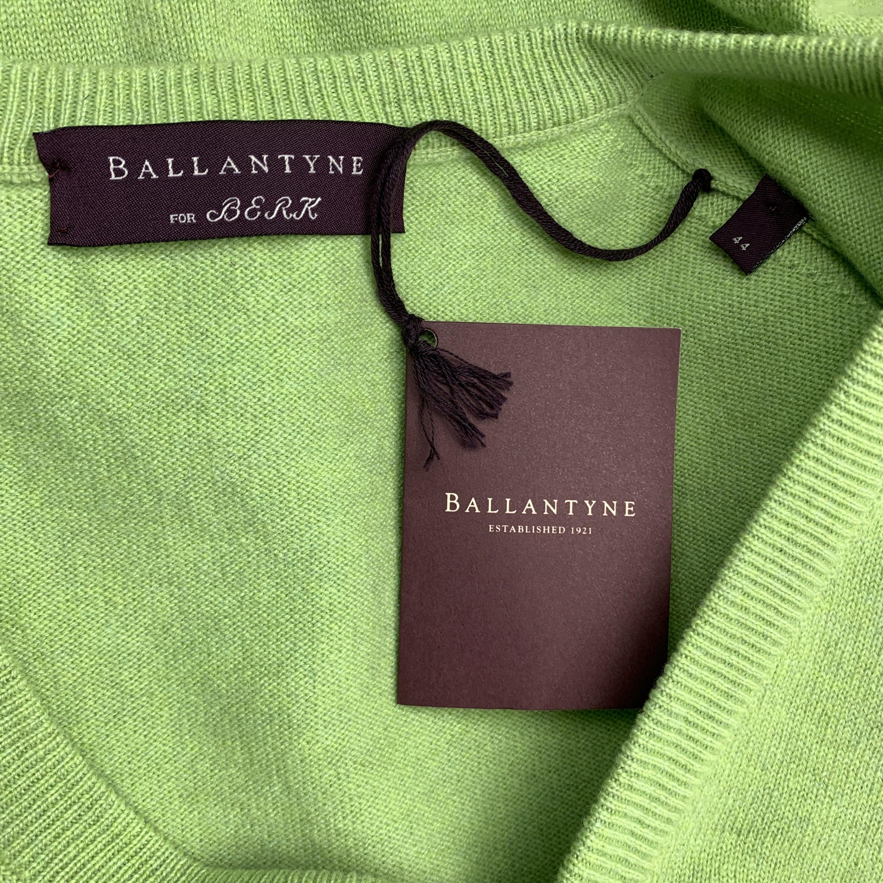 Men's BALLANTYNE Size XL Light Green Cashmere V-Neck Sweater Vest For Sale
