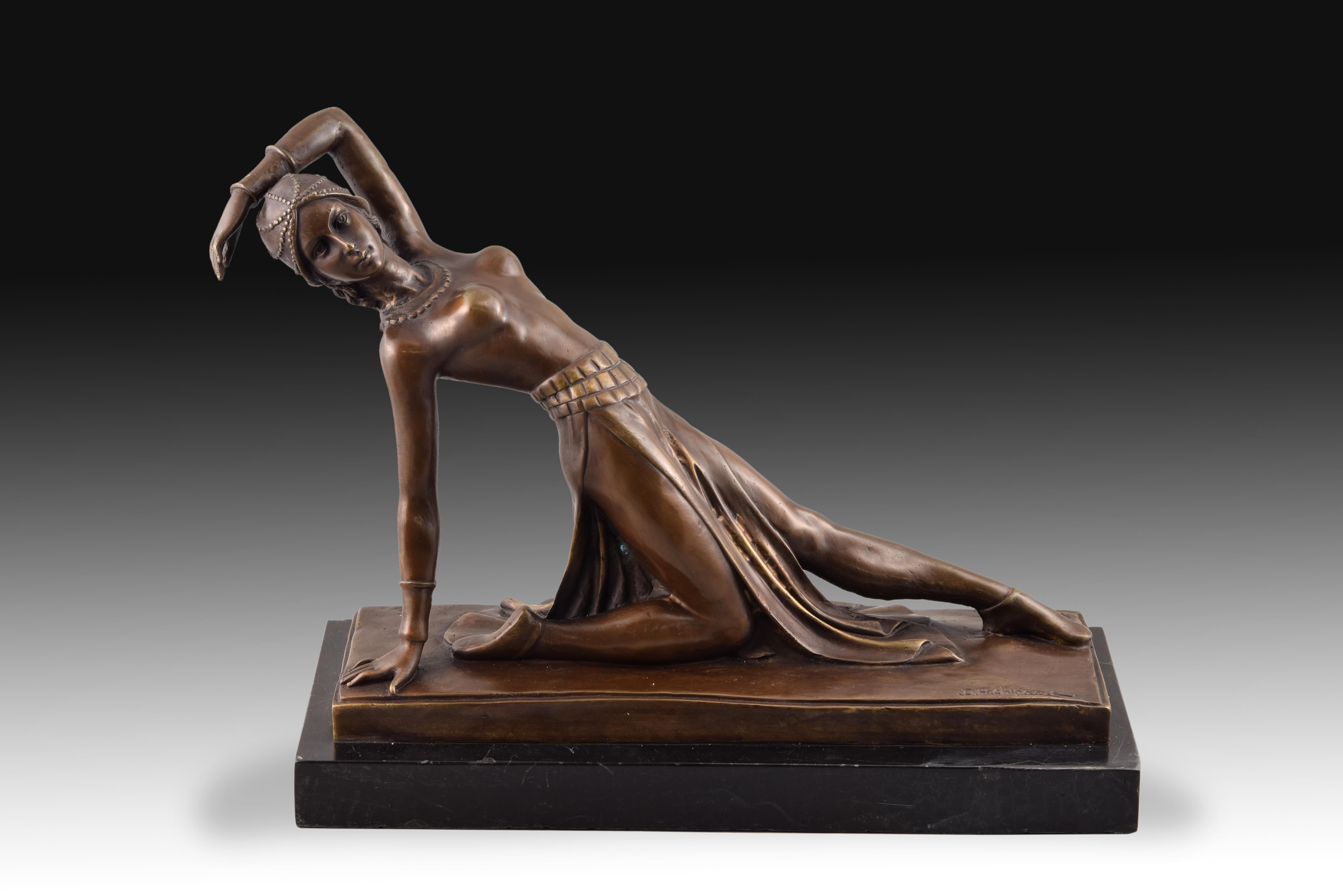 Elegant bronze sculpture following the models of DH Chiparus