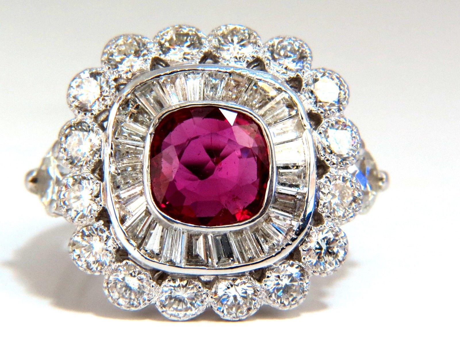 Ballerina Cóctel Racimo Sin Calor Rubí Diamante Anillo 4,58 Quilates 18 Quilates Corte cojín en venta