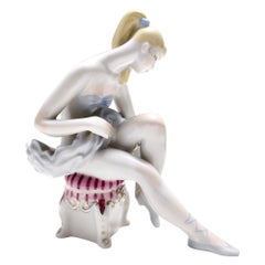 Ballerina Lenochka di Oksana Zhnikrup per Kiev Experimental Art Ceramic Factory