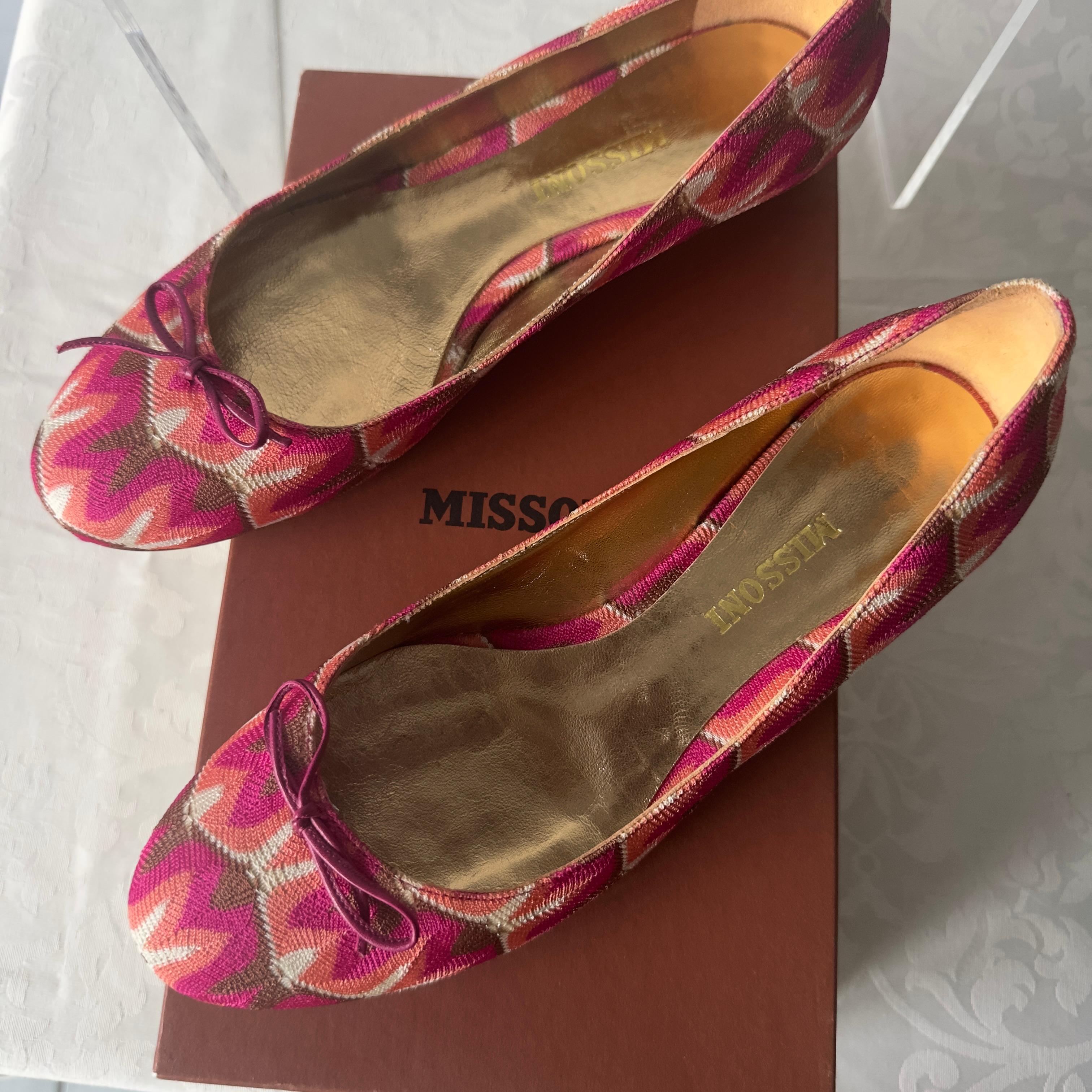 Missoni ballerinas new with box n37
Fuchsia color , round toe, little bow 
Suola 24cm
1cm heel