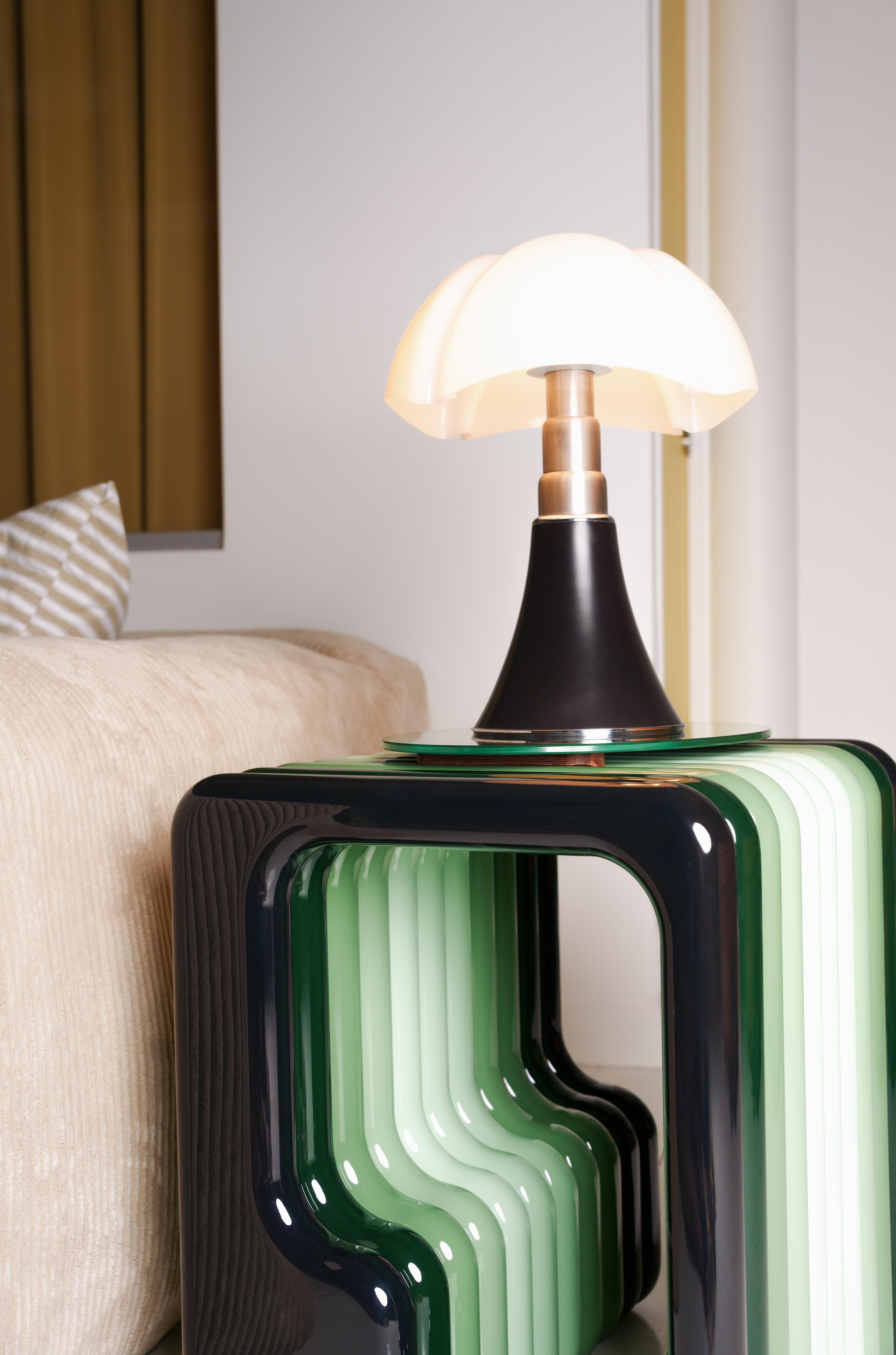 Français Table d'appoint Ballerina par Senimo en vente