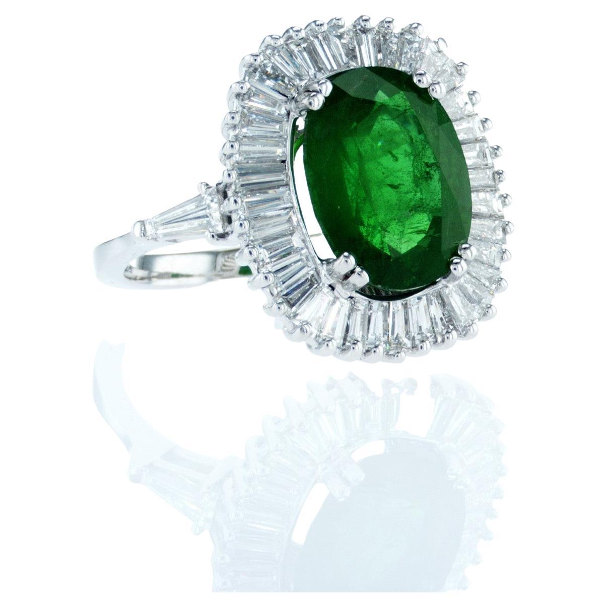 Ballerina Style 4.32 Carat Natural Emerald and Diamonds Engagement Ring For Sale