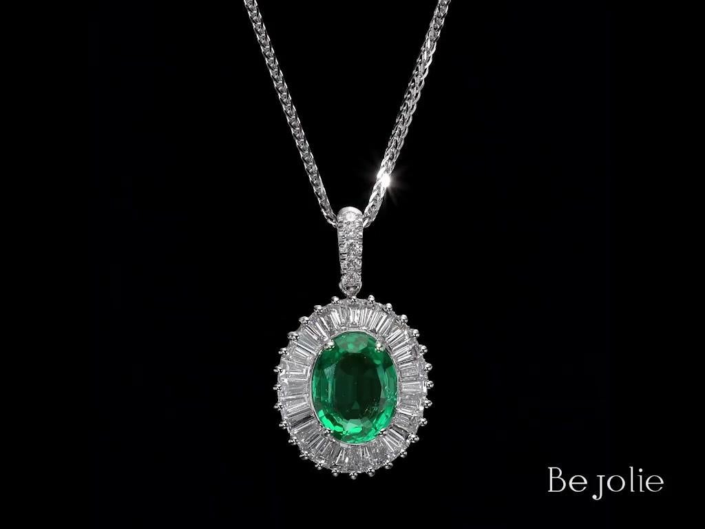 Ballerina Style Diamond & Emerald Earring Pendant Set 18k White Gold In New Condition For Sale In New York, NY