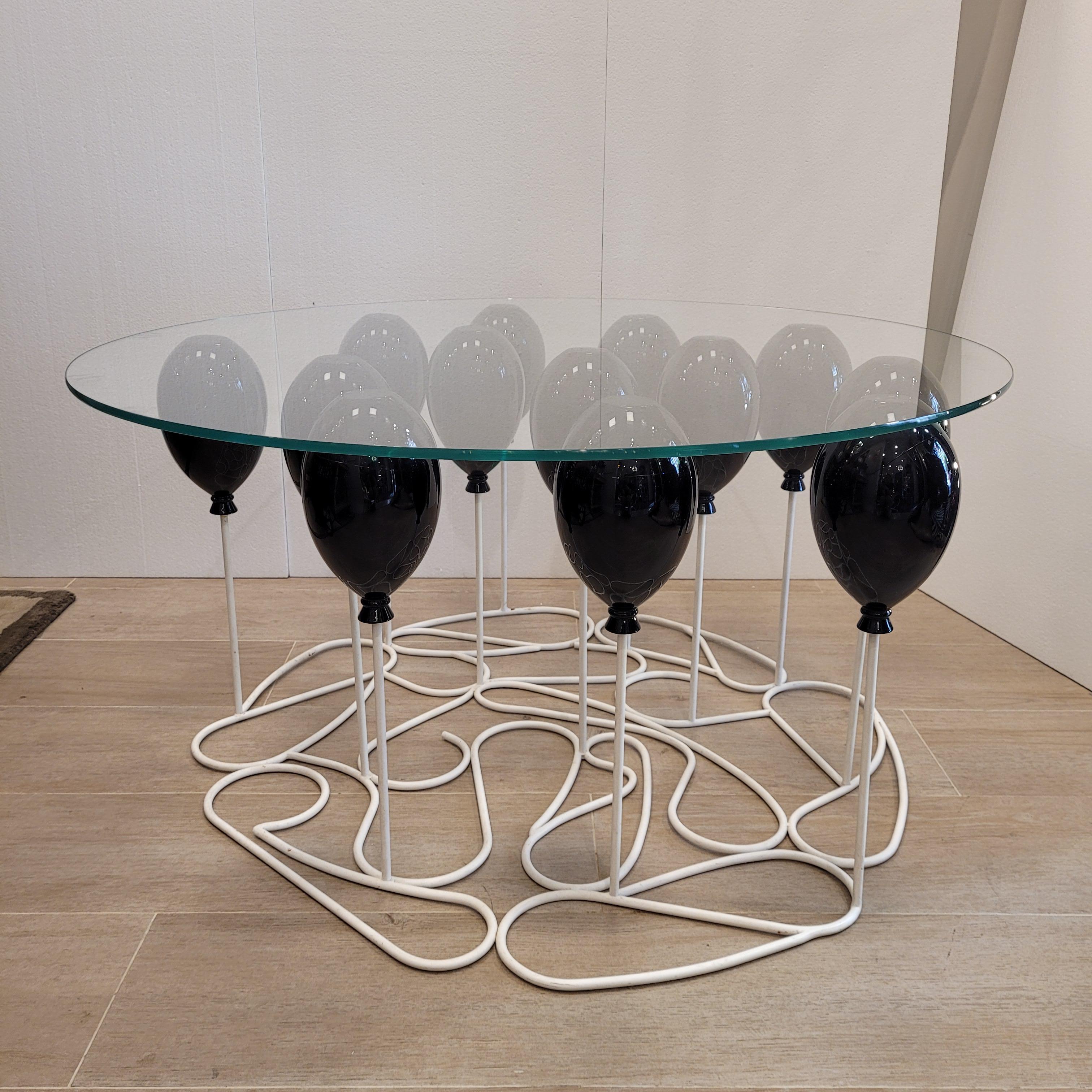 Moderne Table basse Balloon, édition noire de Duffy London Ltd en vente