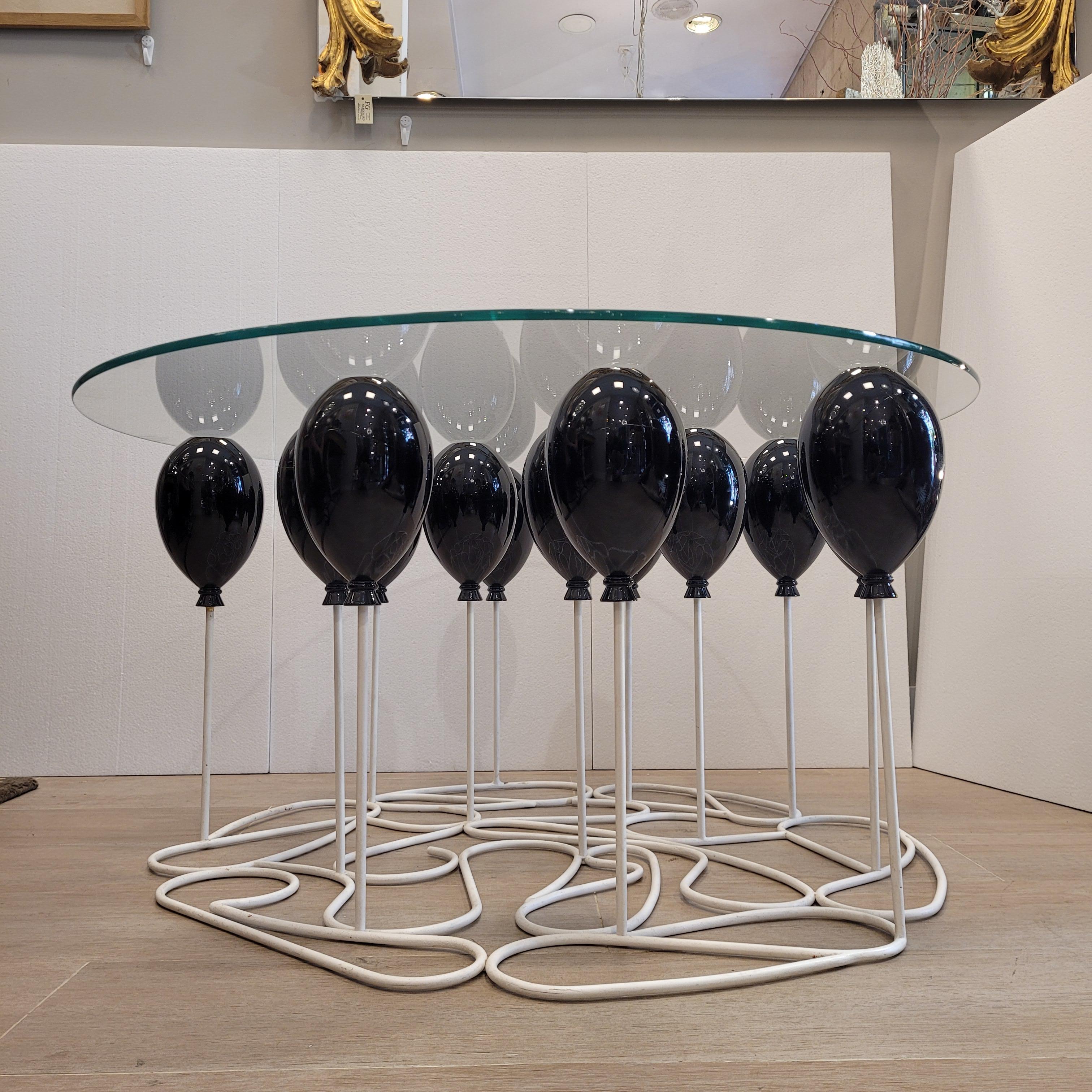 Anglais Table basse Balloon, édition noire de Duffy London Ltd en vente