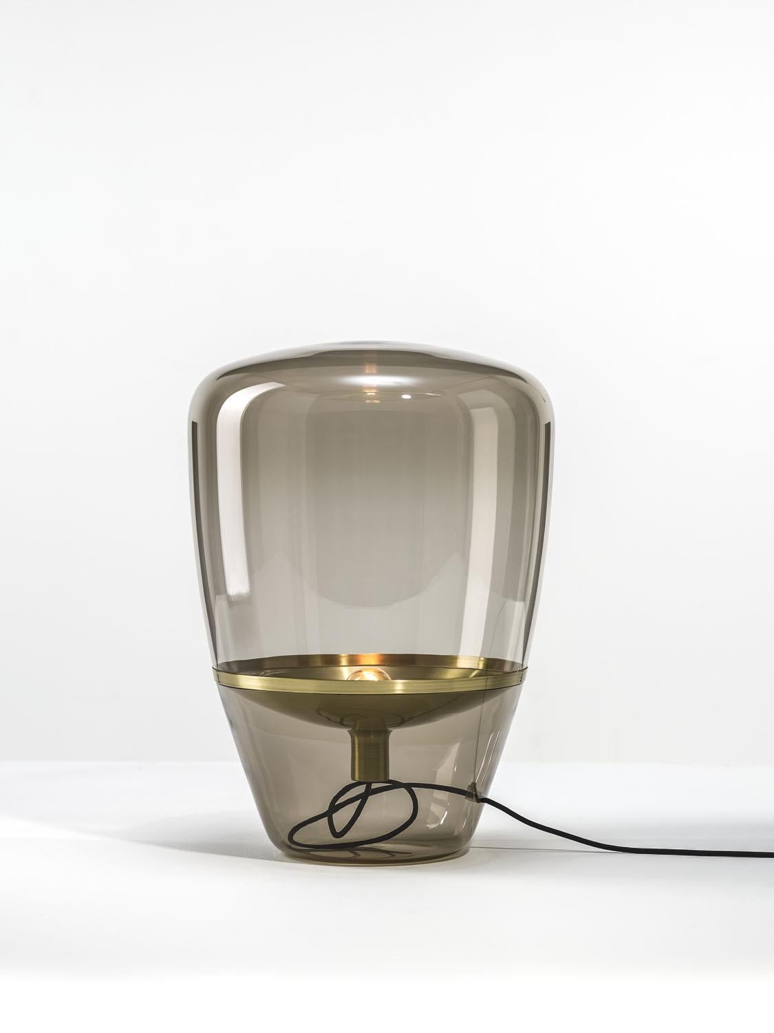 Balloon Small Floor Lamp by Brokis en verre Brown fumé et surface en laiton Excellent état - En vente à Rhinebeck, NY