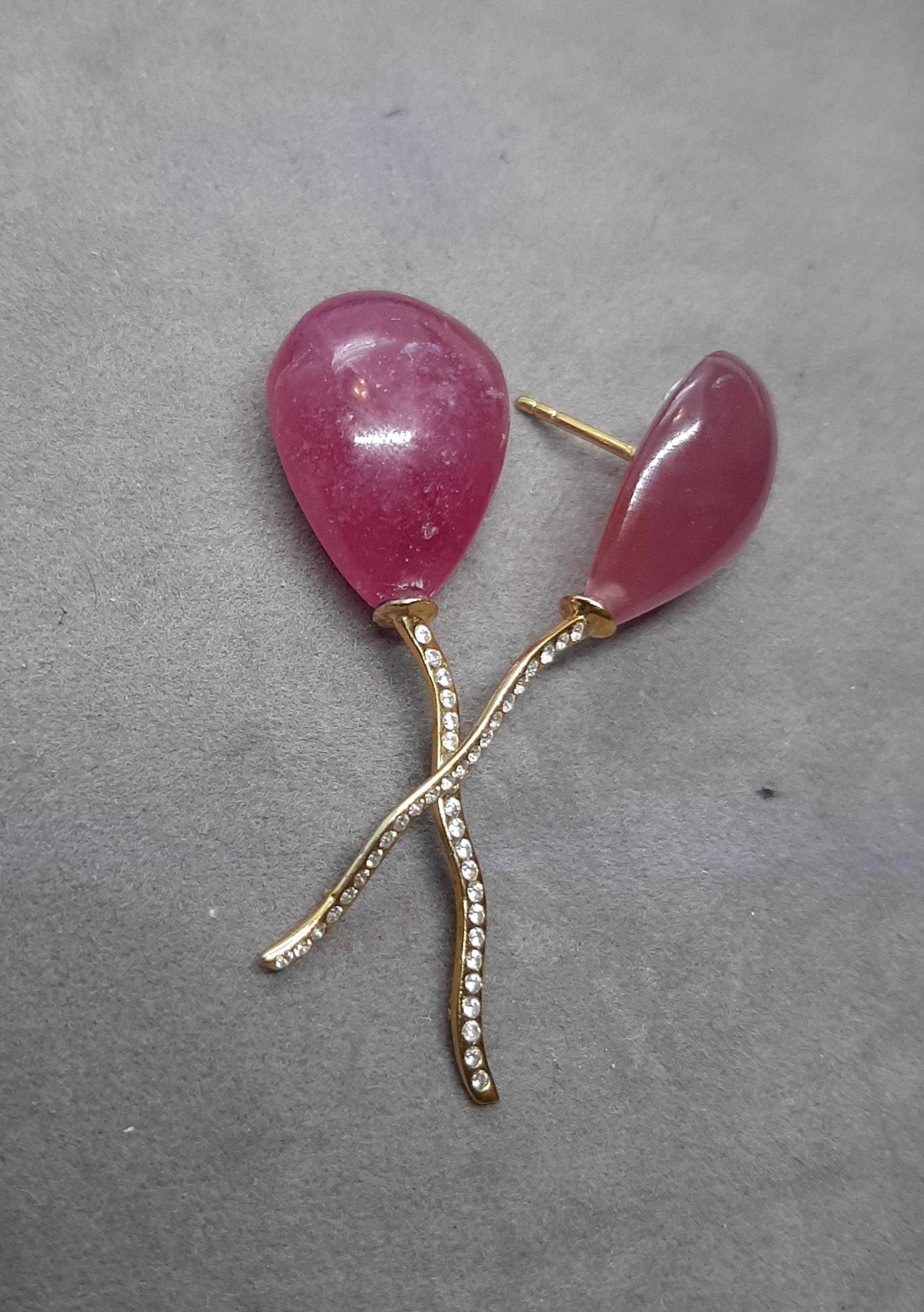 Women's Balloon Style Pear Shape 15x20 Ruby Diamonds 14K Yellow Gold Stud Earrings For Sale