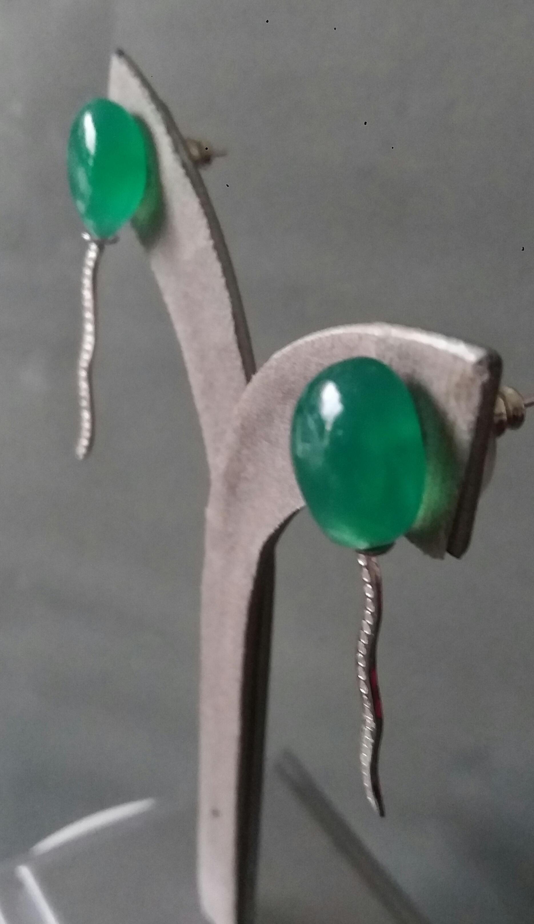 Pendientes de oro blanco de 14k con diamantes y ónix verde en forma de pera estilo globo en venta 10