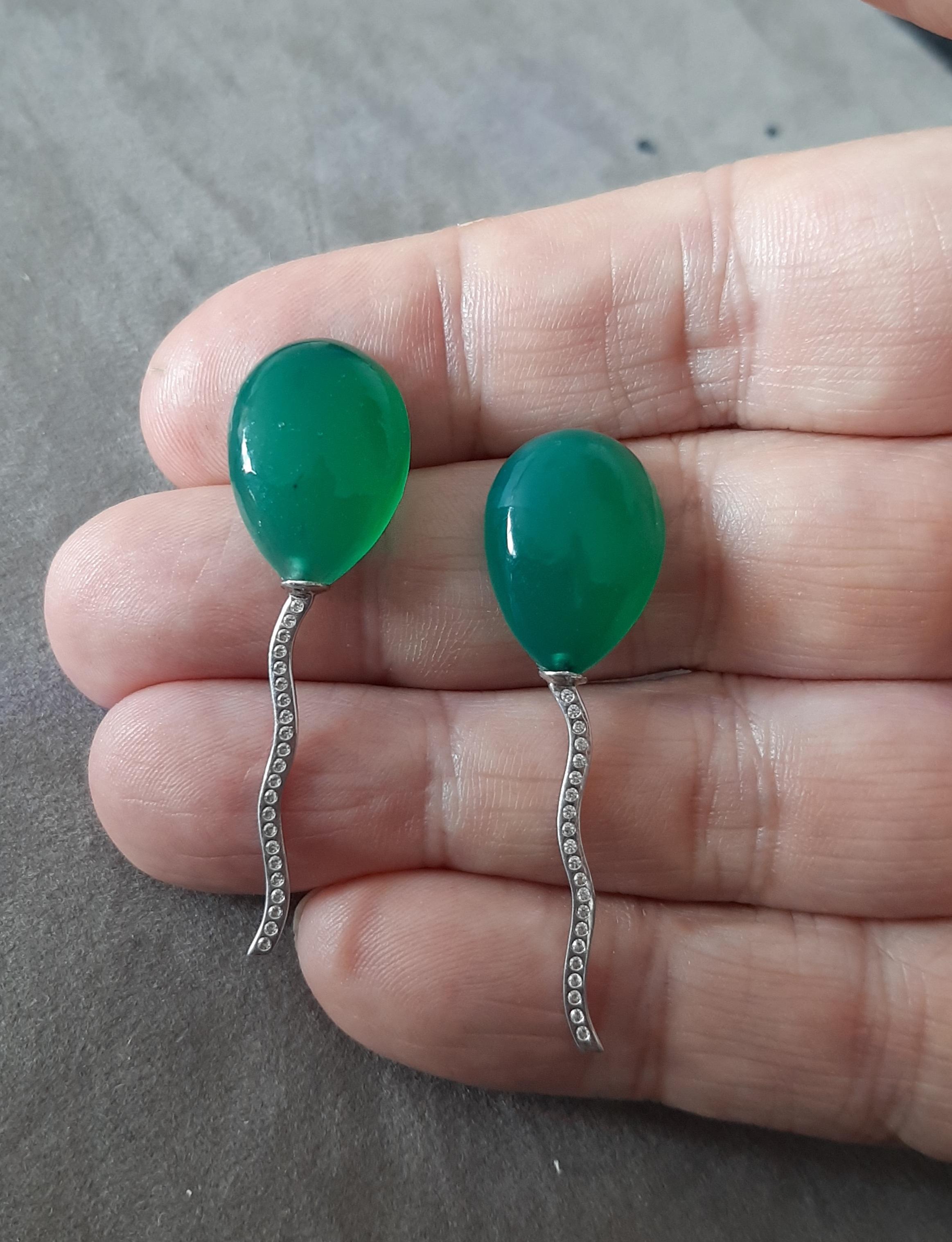 Balloon Style Pear Shape Green Onyx Cabs Diamonds 14k White Gold Stud Earrings In New Condition In Bangkok, TH
