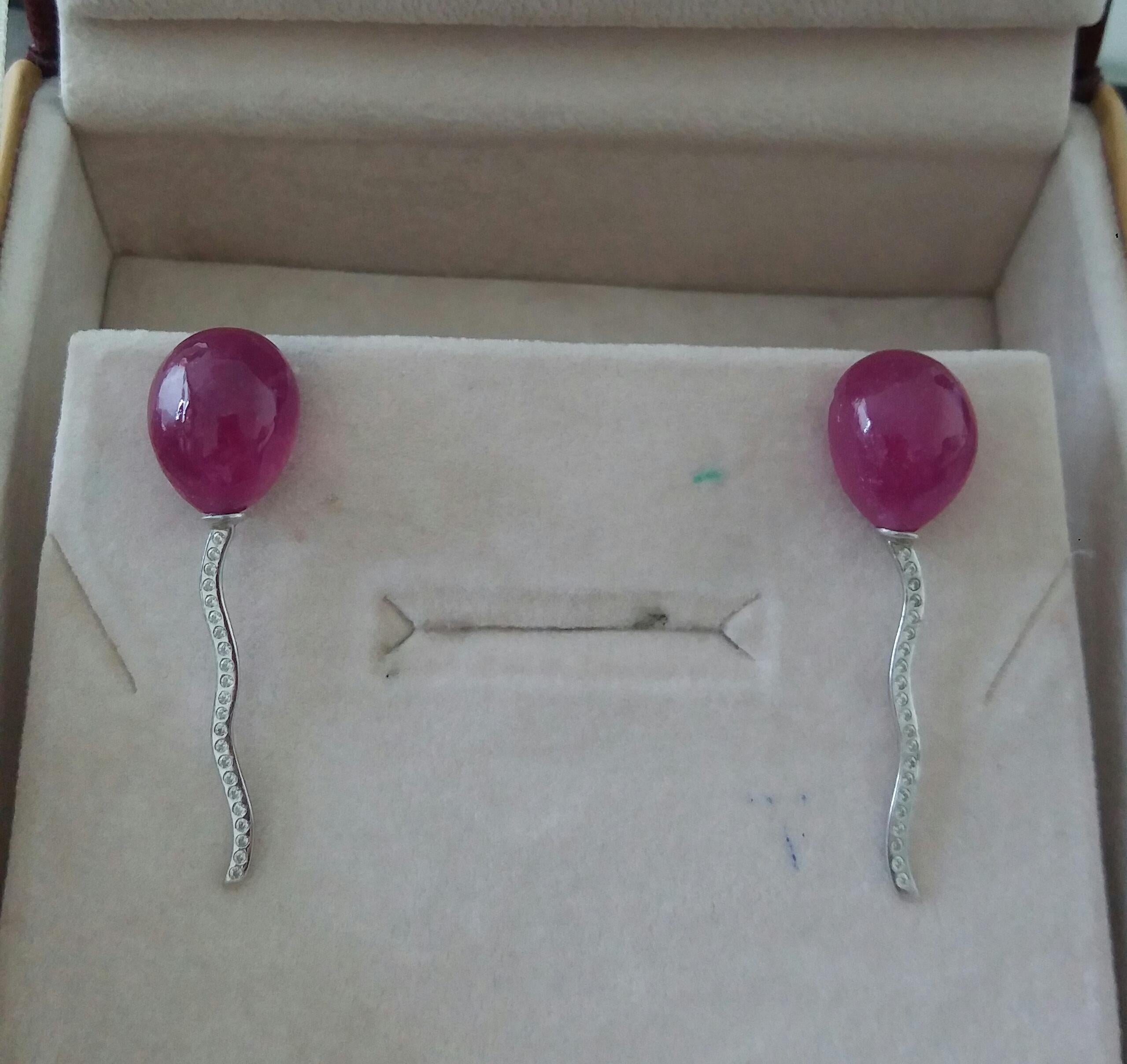 Ohrstecker im Ballon-Stil mit natürlichen Rubin-Kabinen und Diamanten aus 14 Karat Weißgold im Angebot 3