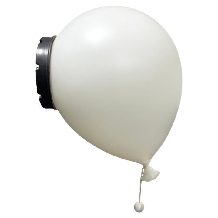 Lampada da parete Balloon di Yves Christin per Bilumen, Italia, anni '80 in vendita