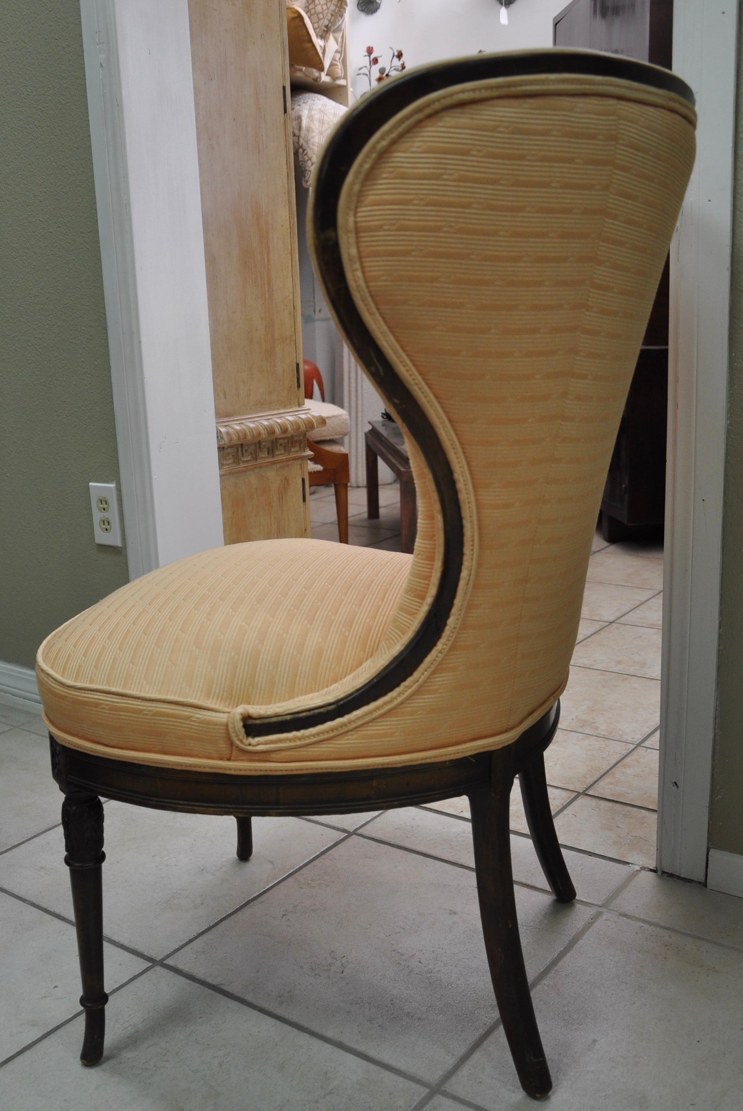 Balloon Wingback Chairs In Good Condition For Sale In Palm Springs, CA