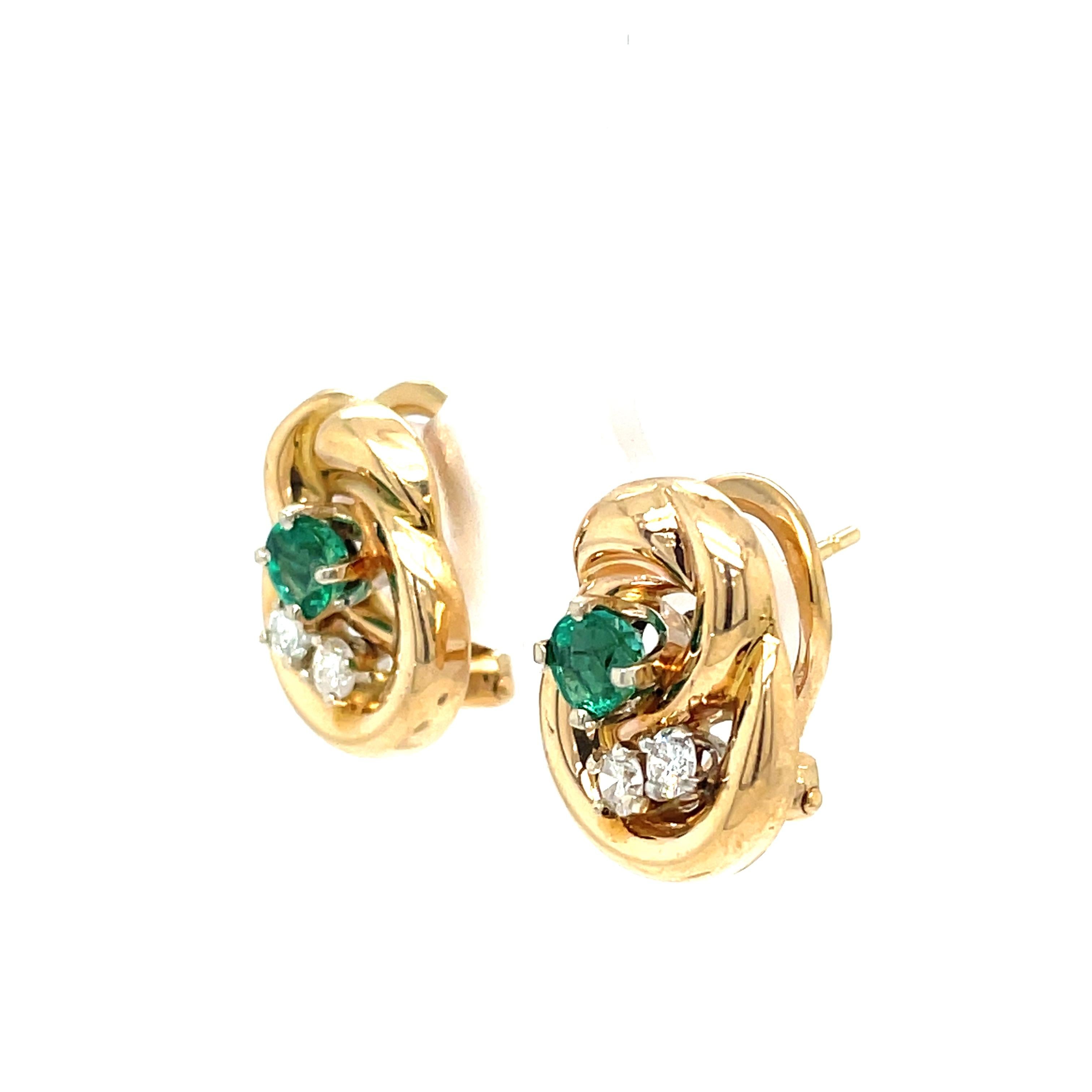 Taille ronde Ballou Boucles d'oreilles émeraude et diamant en or jaune 14 carats avec nœud en vente