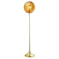 Lampadaire Ballroom, ambre avec ampoule Globe LED Ø5