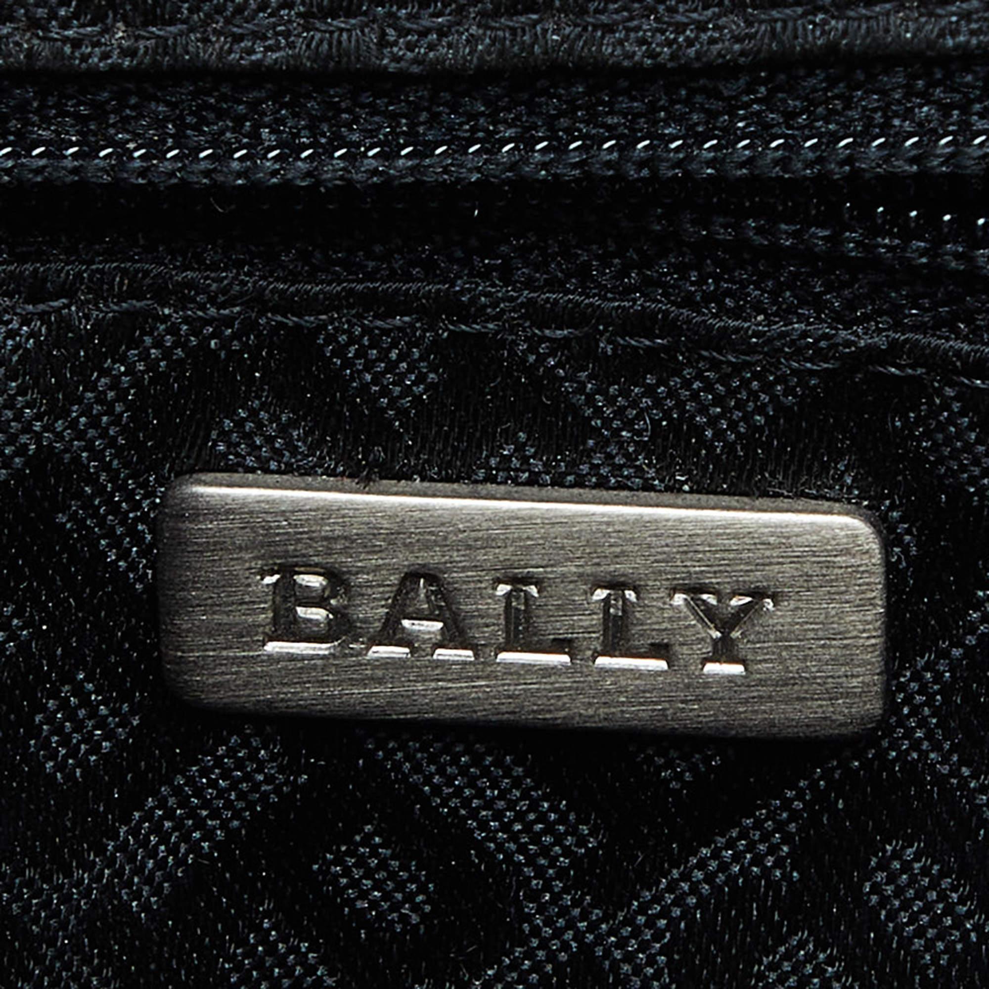 Bally Beige Watersnake Leather and Suede Metal Frame Shoulder Bag For Sale 3