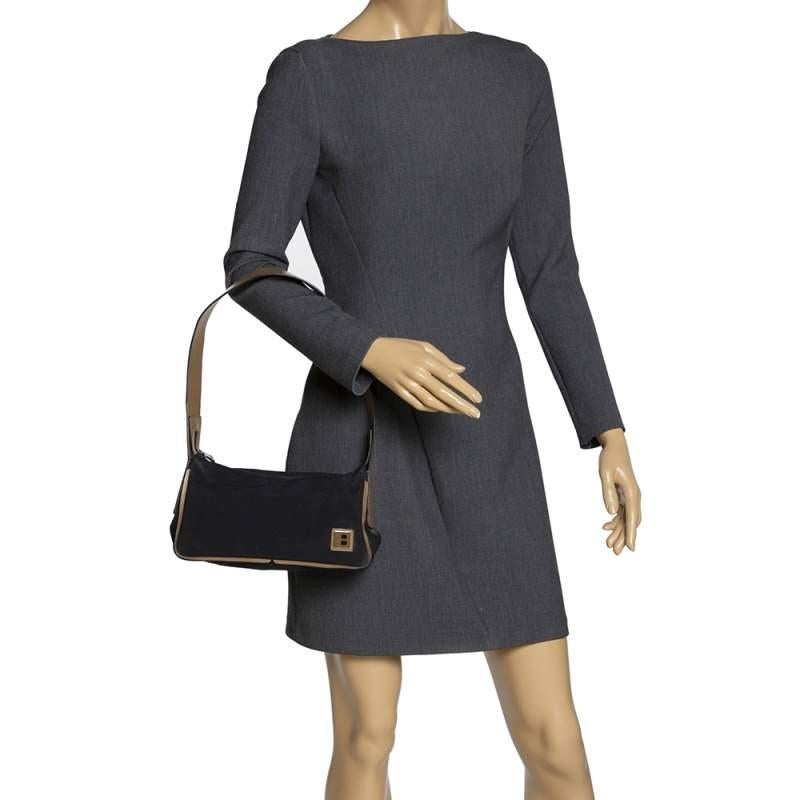Bally - Sac baguette en nylon et cuir noir/beige 4