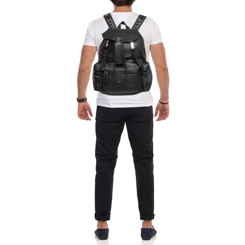 This practical and fashionable backpack will come in handy for daily use or as a style statement. It is smartly designed with a spacious interior for your belongings. Two shoulder straps make it ready to be yours.

Includes
Original Dustbag, Tag