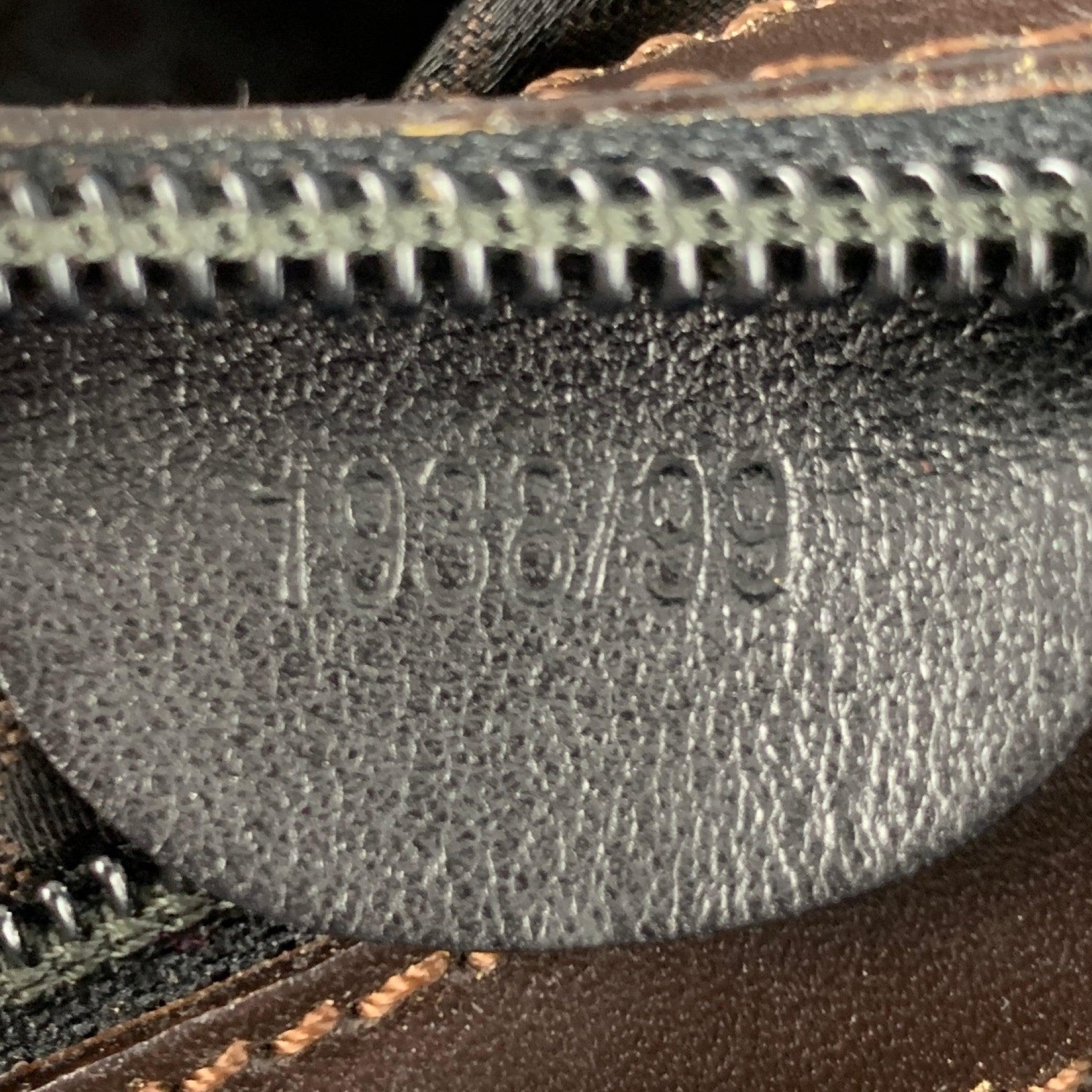 BALLY Brown Monogram Nylon Leather Tote Handtasche im Angebot 4