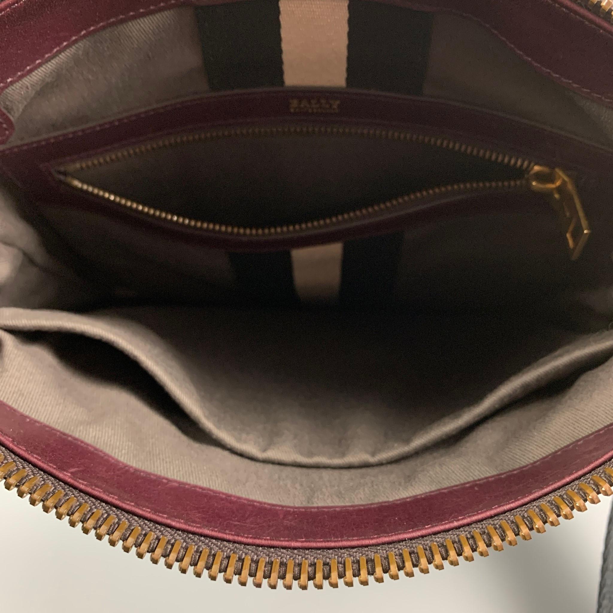 BALLY Burgundy Leather Cross Body Bag In Good Condition In San Francisco, CA