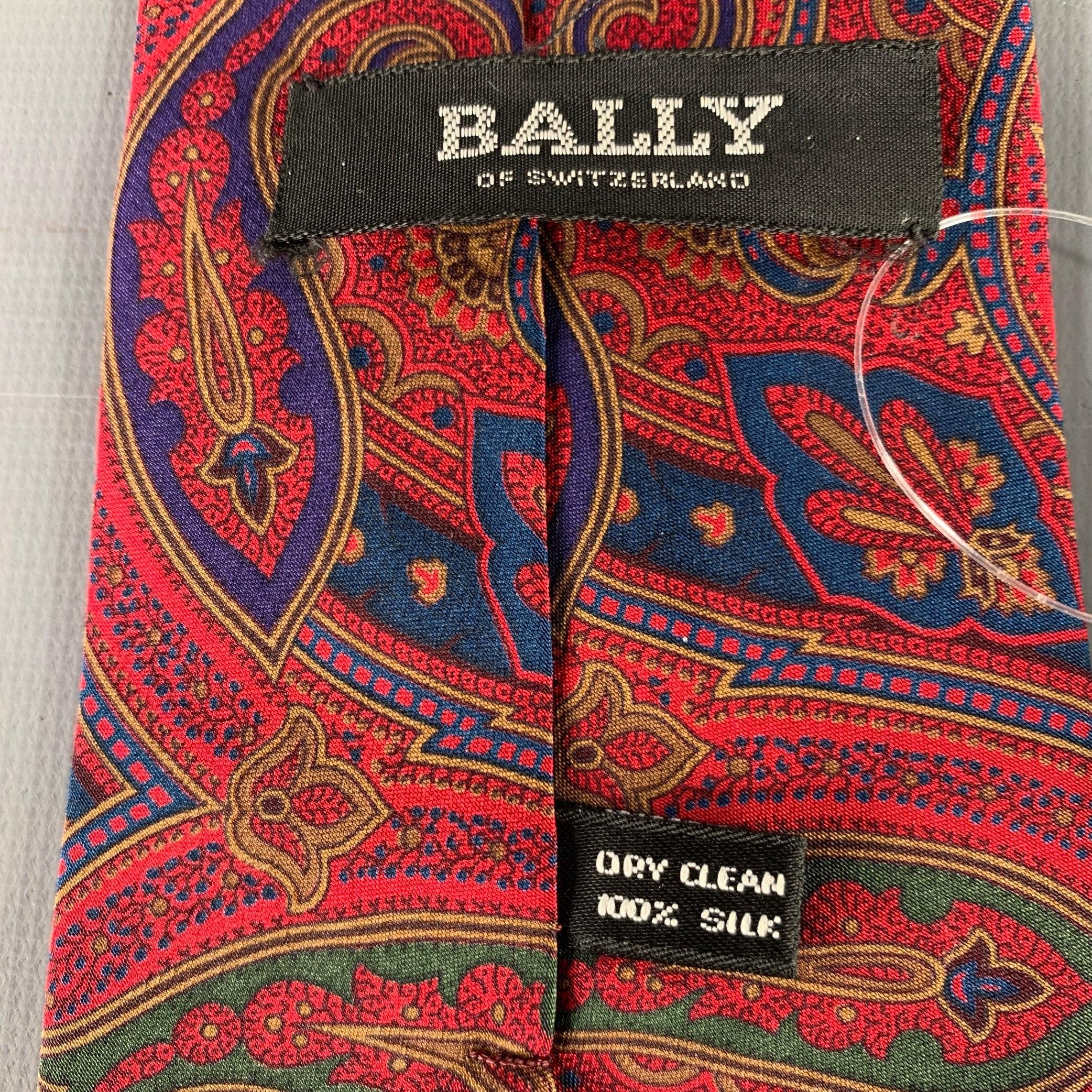BALLY Seidenkrawatte mit Paisleymuster in Burgund-Marine im Zustand „Gut“ in San Francisco, CA
