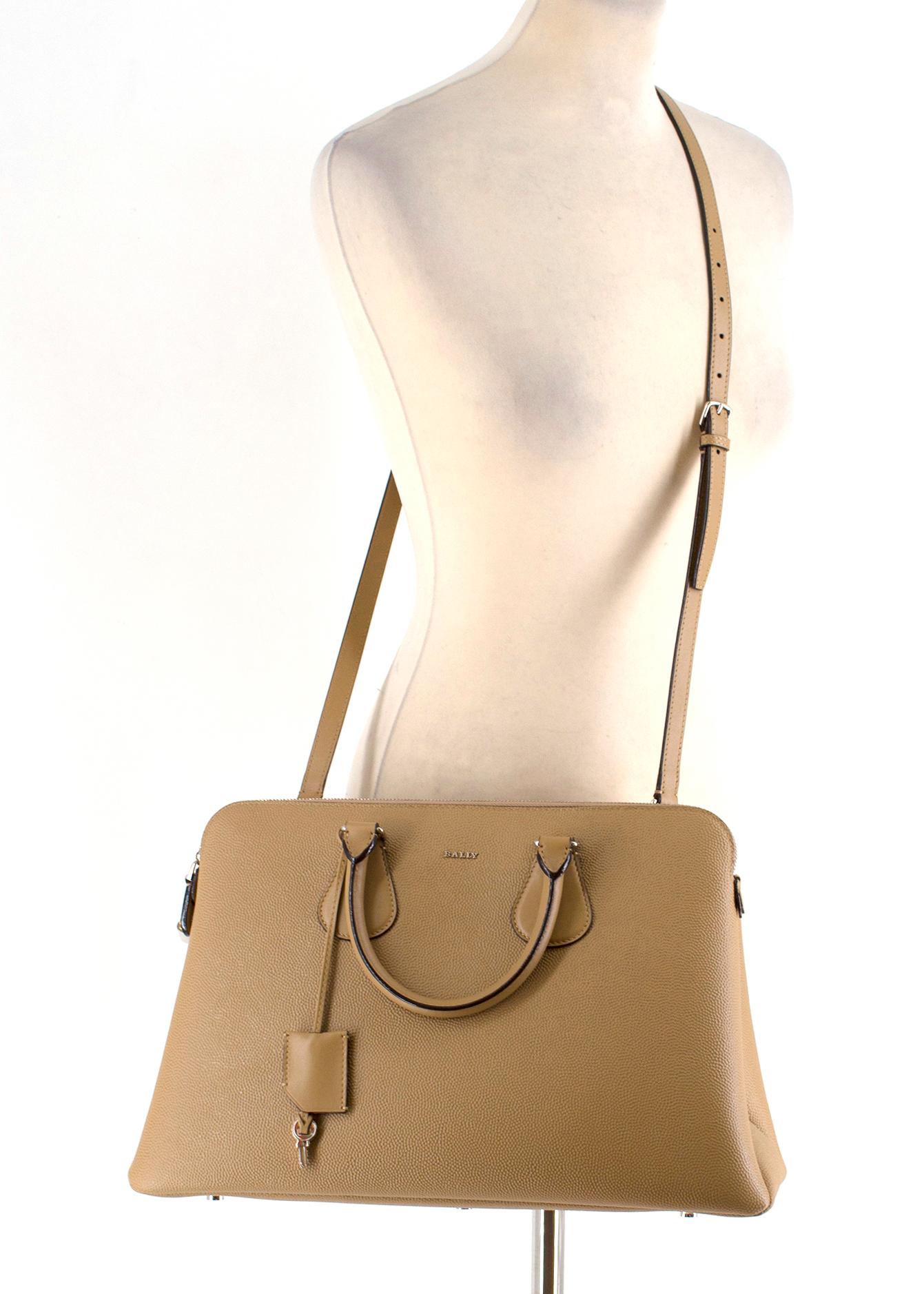 Bally camel-brown hammered-leather tote bag im Angebot 3