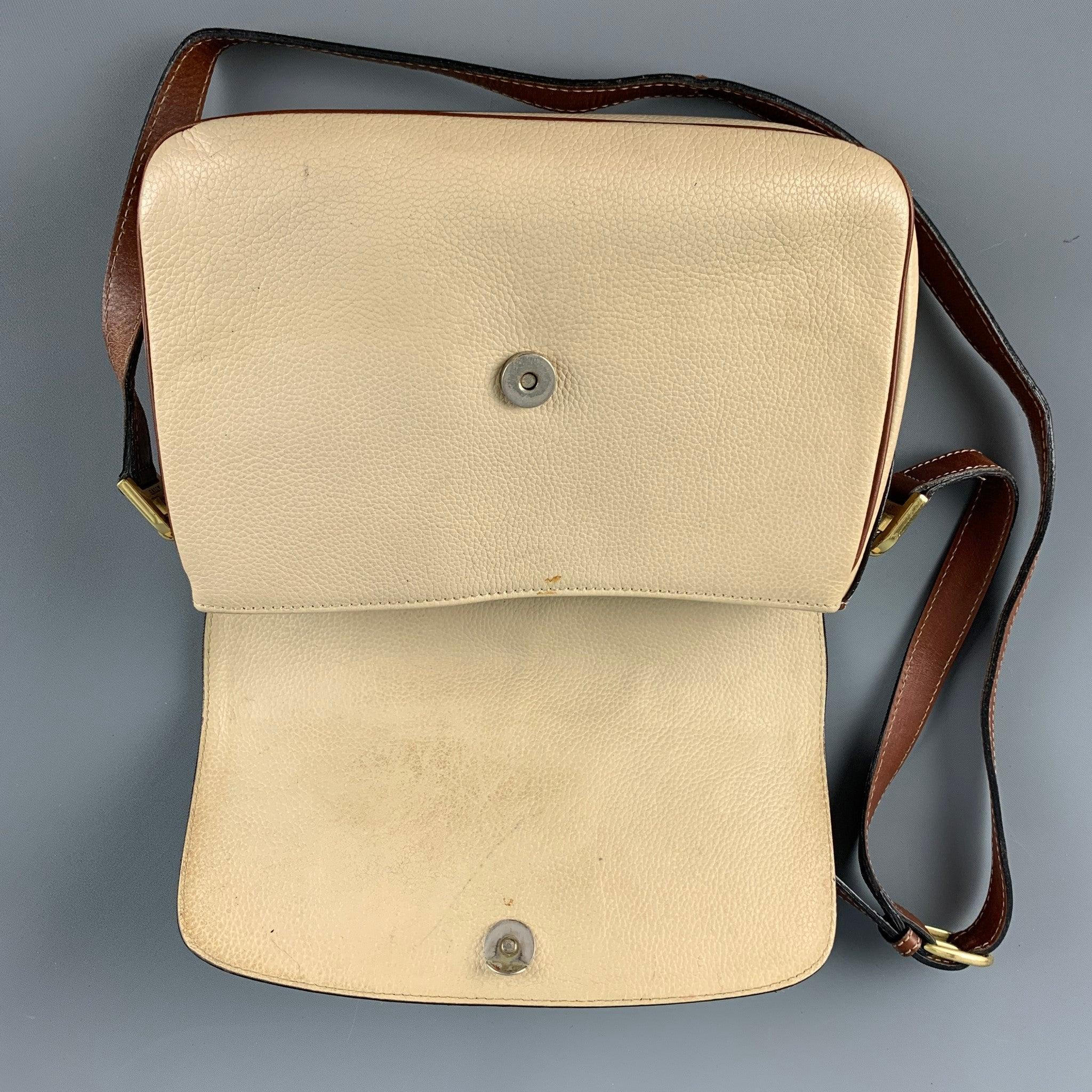 BALLY Cream Brown Pebble Grain Leder Cross Body Handtasche im Angebot 7