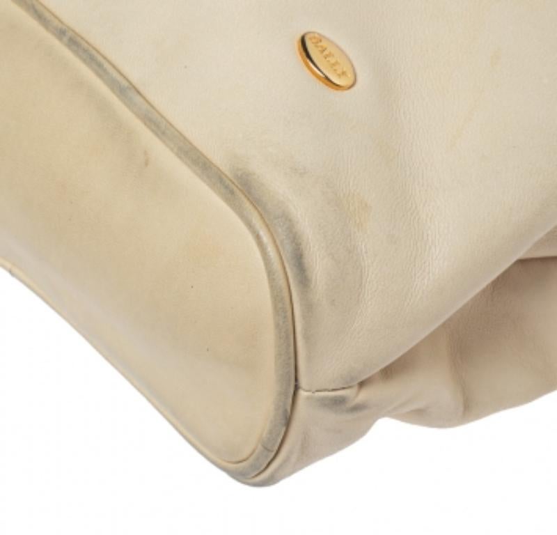 Bally Cream Quilted Leather Fringe Shoulder Bag For Sale 1