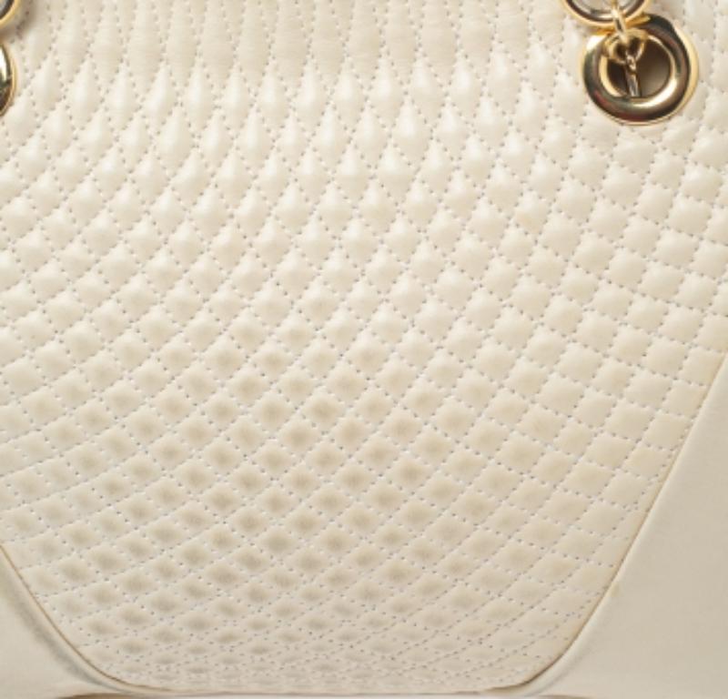 Bally Cream Quilted Leather Fringe Shoulder Bag For Sale 2