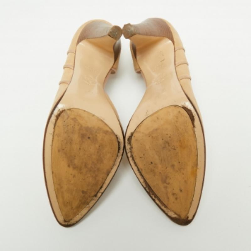 Bombas con punta en piel de nobuck marrón claro de Bally Talla 39.5 en venta 2