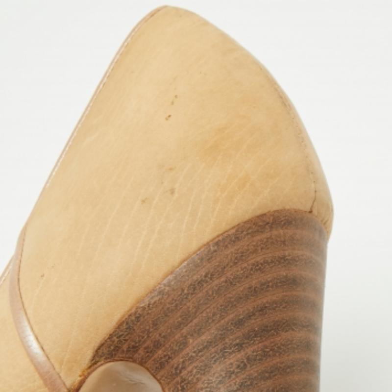 Bombas con punta en piel de nobuck marrón claro de Bally Talla 39.5 en venta 4