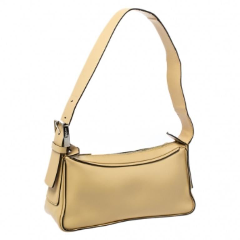 Bolso con cremallera de piel amarillo claro de Bally en venta 3