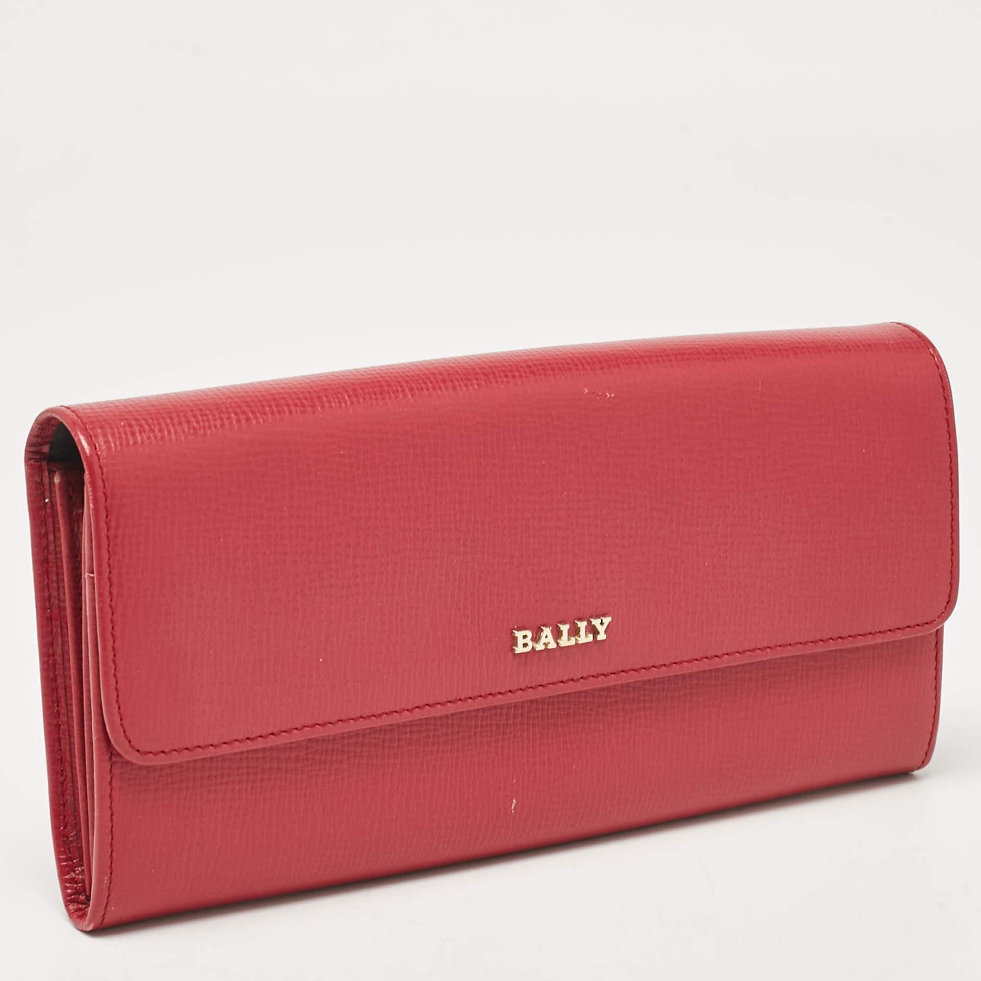 Women's Bally Pink Leather Logo Flap Continental Wallet For Sale