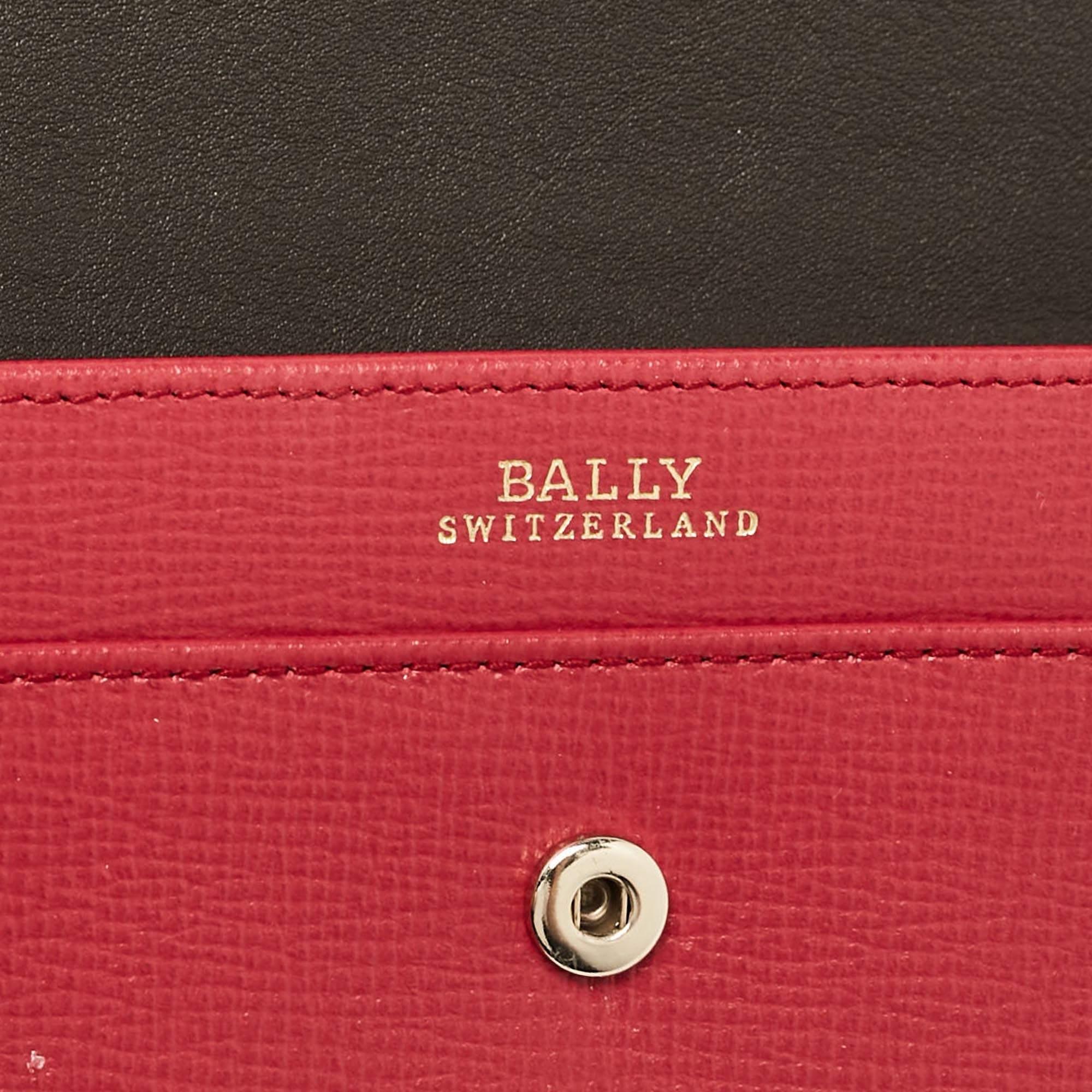 Bally Pink Leather Logo Flap Continental Wallet For Sale 5