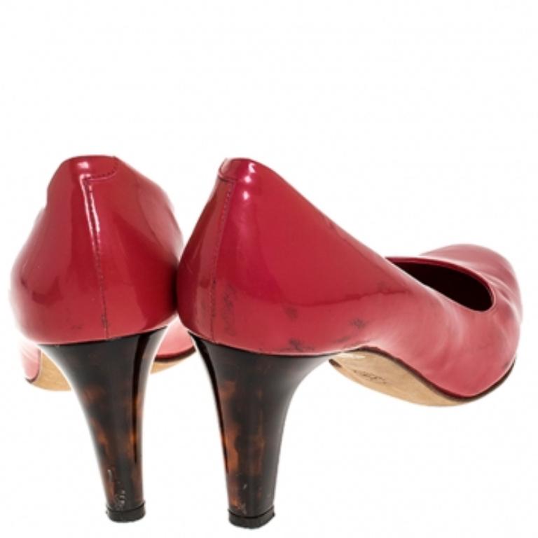 Rose Bally escarpins à bout rond en cuir verni rose, taille 41 en vente
